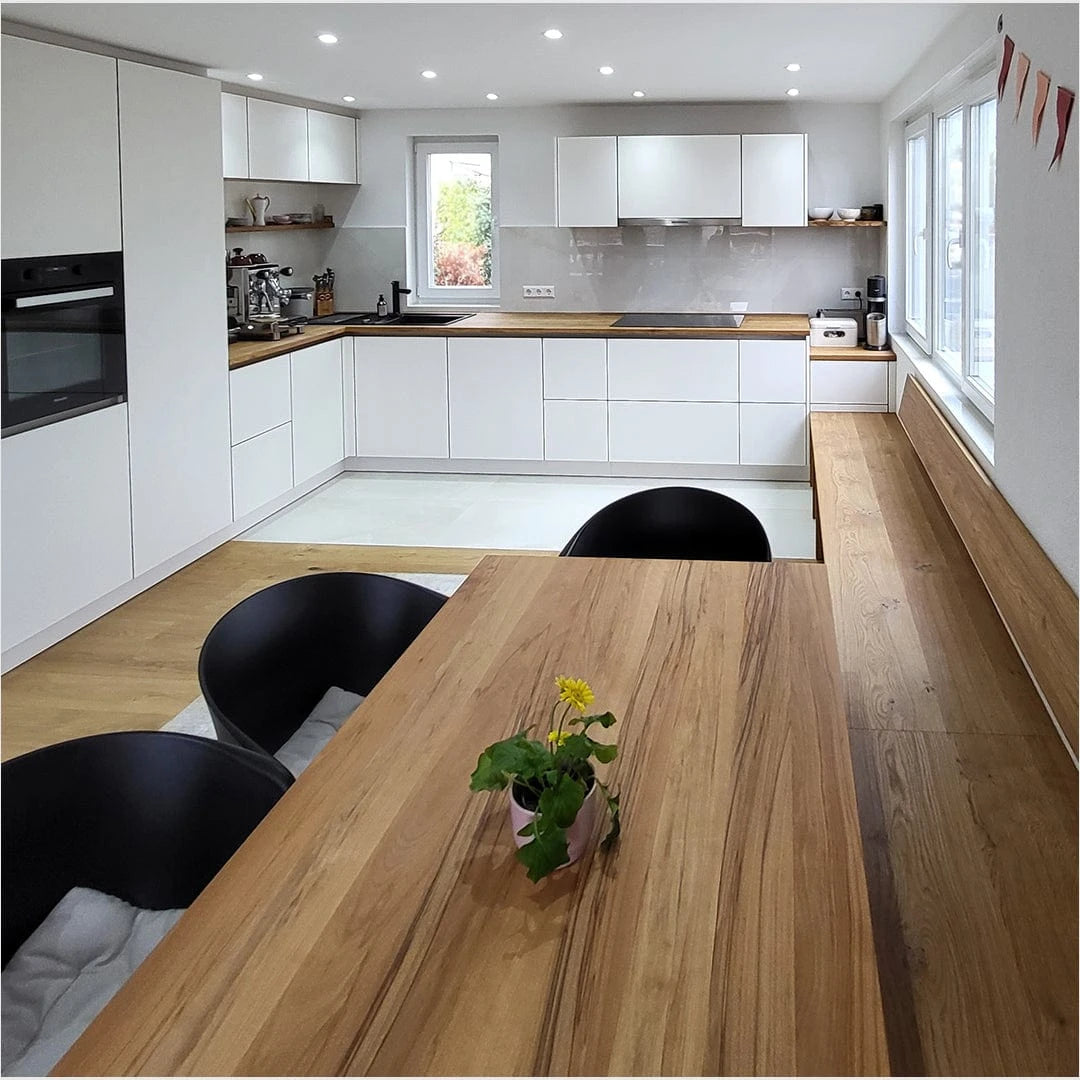 Ausziehbarer Schreiner-Esstisch und lange Sitzbank aus Kernbuche Massivholz