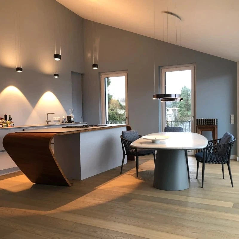 Designer Küche und Esstisch von unserer Innenarchitektin geplant - in der Schreinerei perfekt umgesetzt