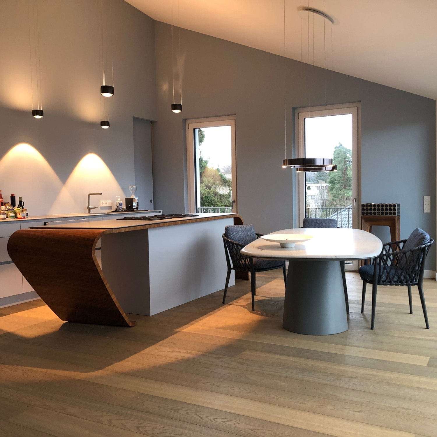 Ein Beispiel vom Schreiner für Stuttgart - hier eine Wohnung mit komplettem Innenausbau mit Blick über den Bodensee