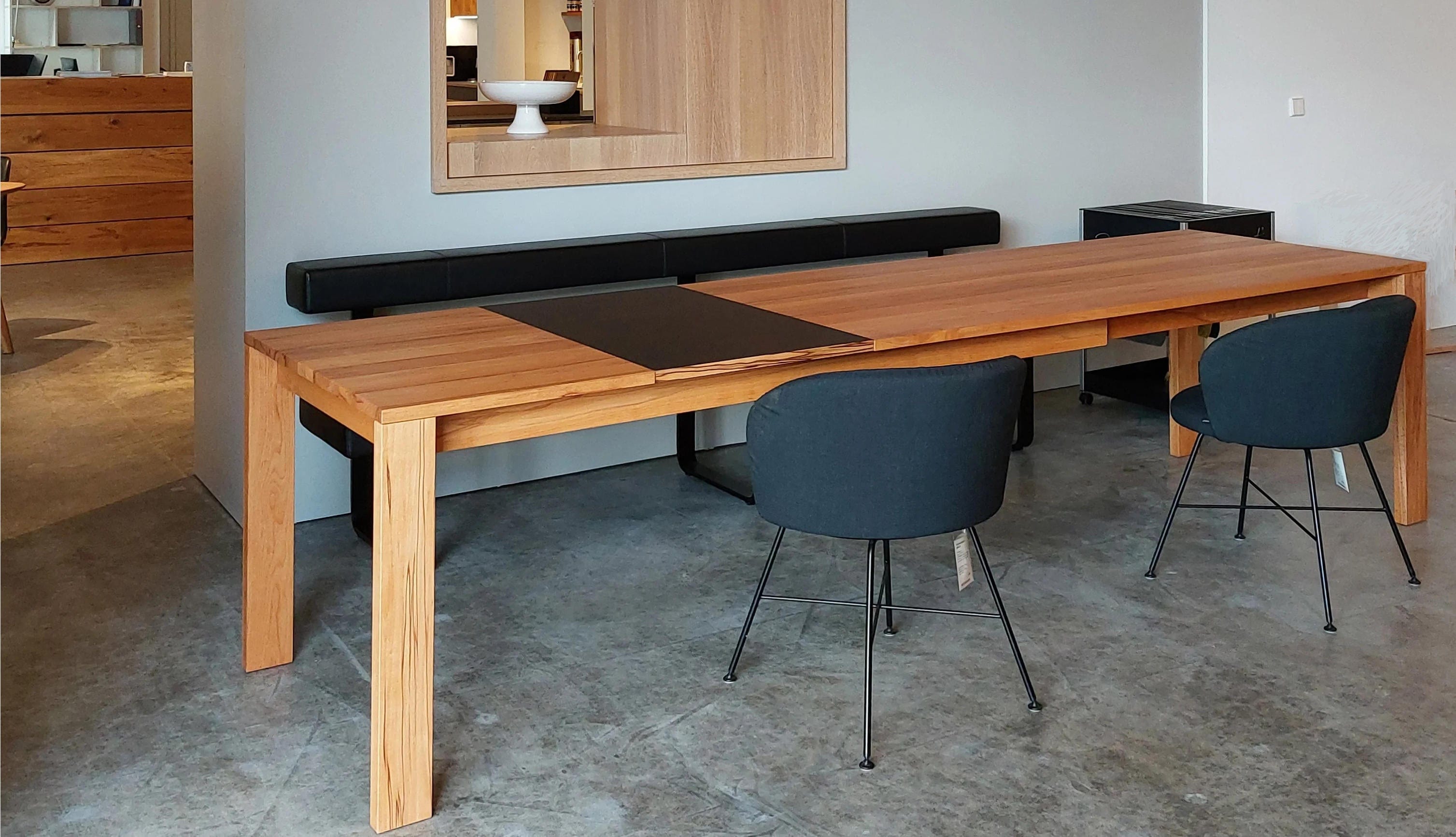 Massivholz Ausziehtisch ZOOM in Kernbuche für 12 Personen