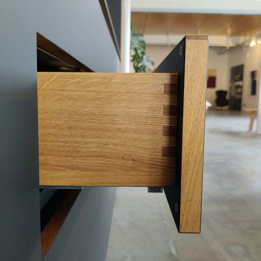 Beste Qualität und Nachhaltigkeit - Dafür steht die Holzmanufaktur, auch in der neuen Schreinerei in Möglingen bei Ludwigsburg