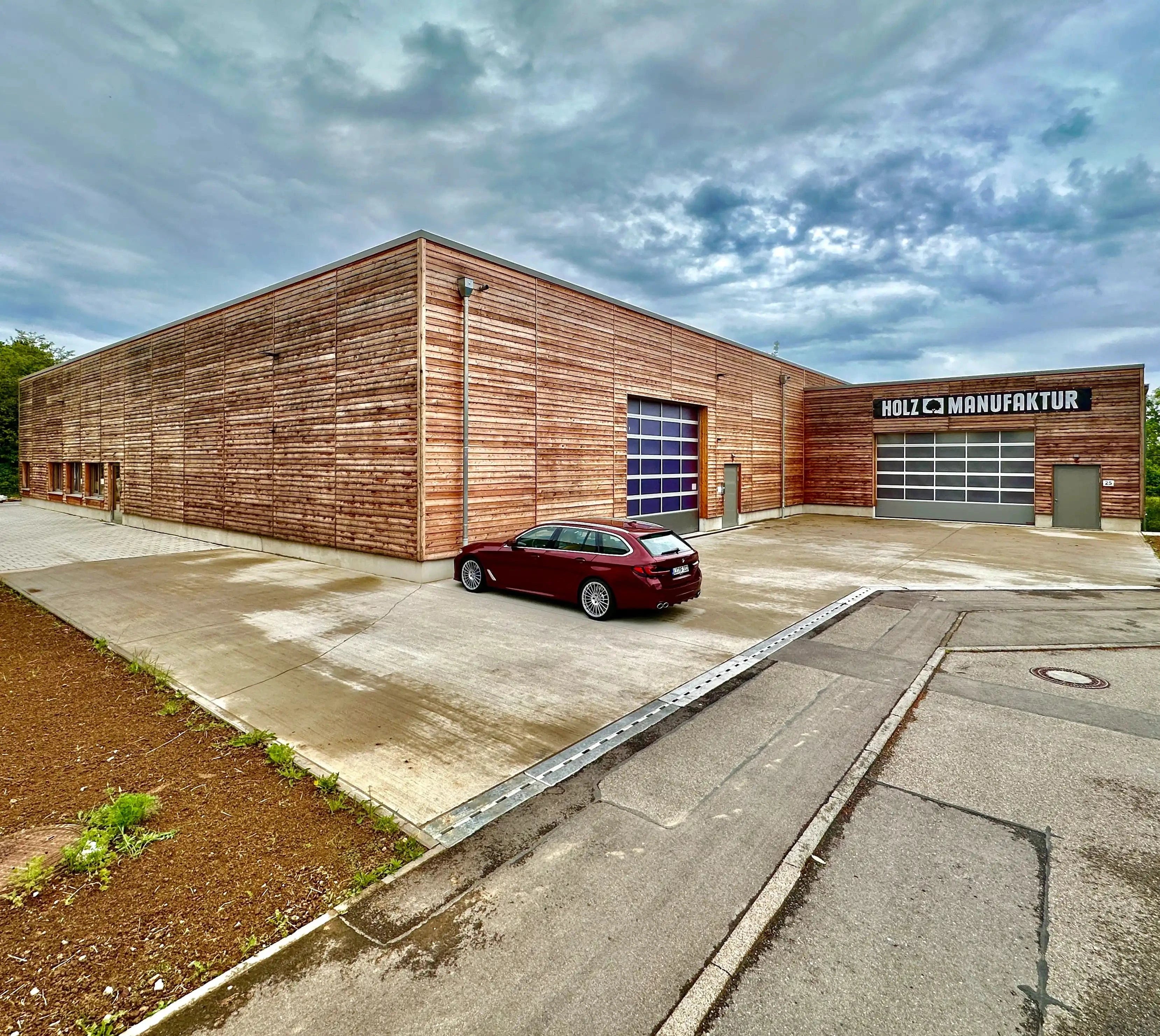 Südost-Ansicht vom Werkstattgebäude der Holzmanufaktur