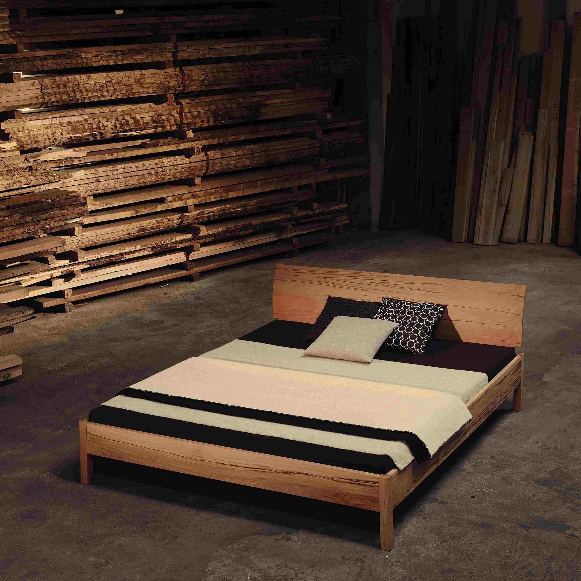 Holzmanufaktur Bett BASIC Massivholzbett Kernbuche 100 x 200 cm