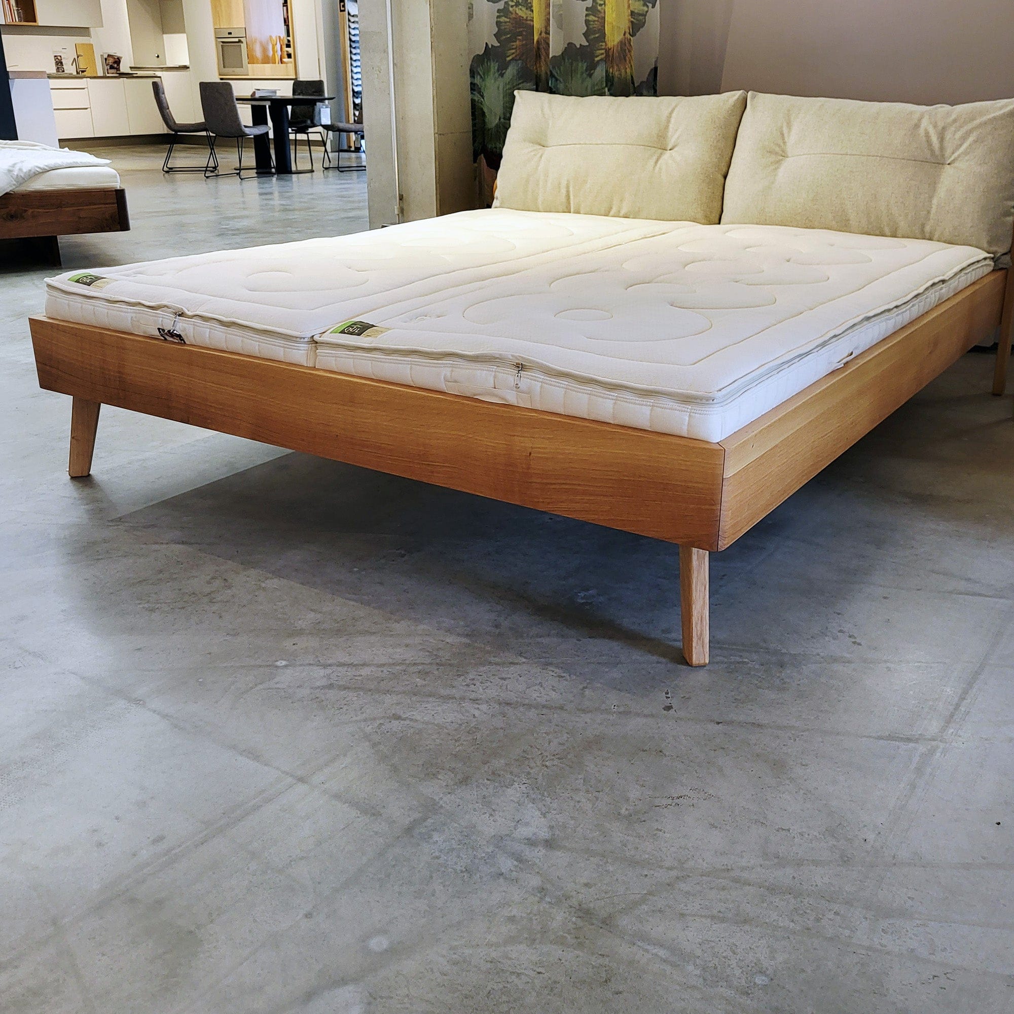 Holzmanufaktur Bett AINO XL 180 x 200 cm Eiche Bett AINO XL 180 x 200 cm Eiche