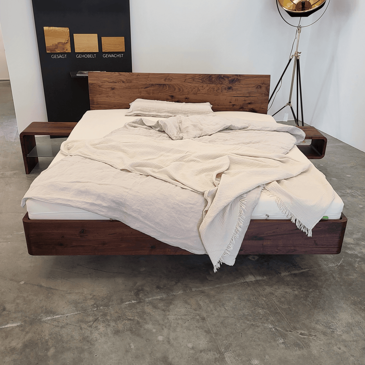 Holzmanufaktur Bett COM:CI XL mit Holzkufen und Rückenlehne Wildnuss 180 x 200 cm Bett COM:CI XL mit Holzkufen und Rückenlehne Wildnuss 180 x 200 cm