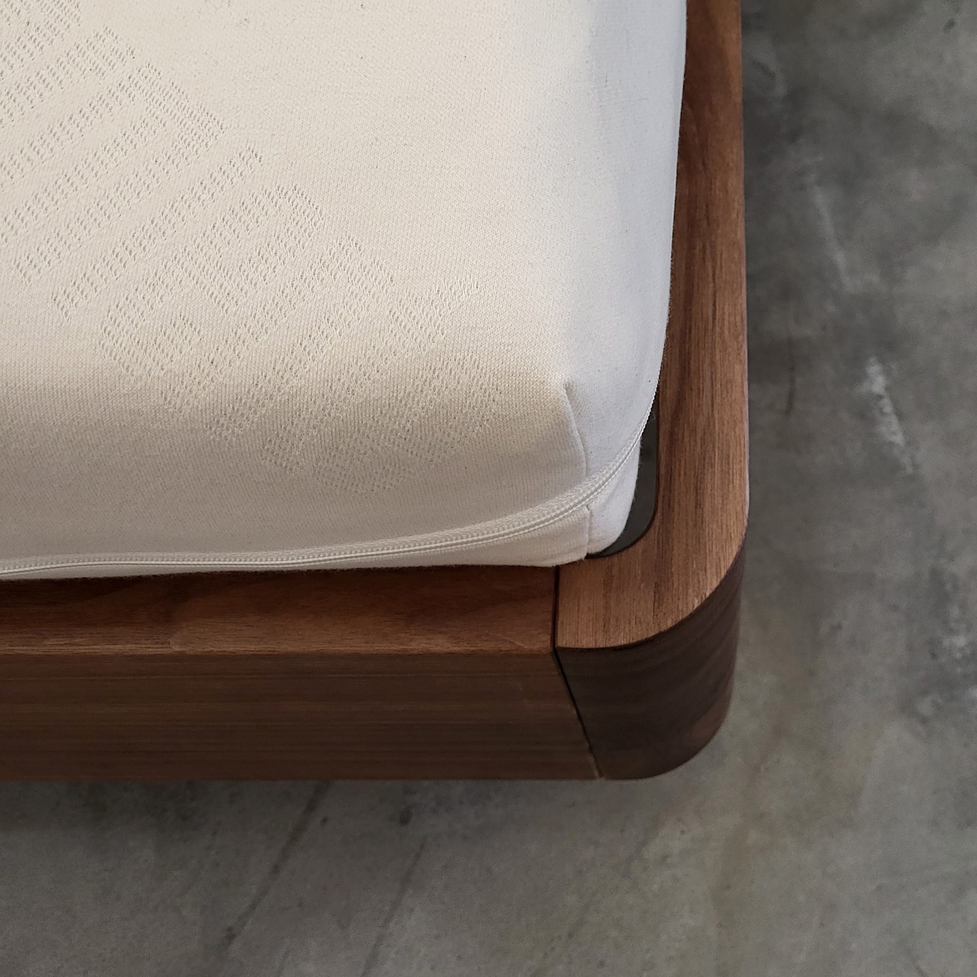 Holzmanufaktur Bett COM:CI XL Nussbaum 180 x 200cm (Ausstellungsstück) Bett COM:CI XL Nussbaum 180 x 200cm (Lagerware)