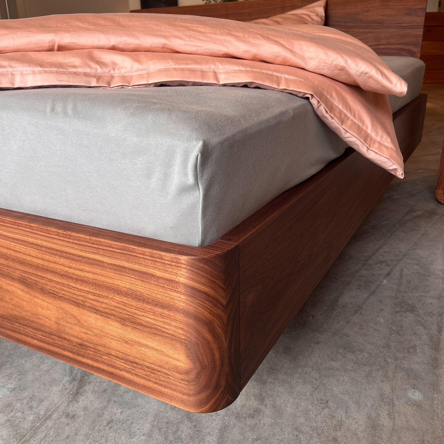 Holzmanufaktur Bett COM:CI-XL Massivholzbett Nussbaum 180 x 200cm