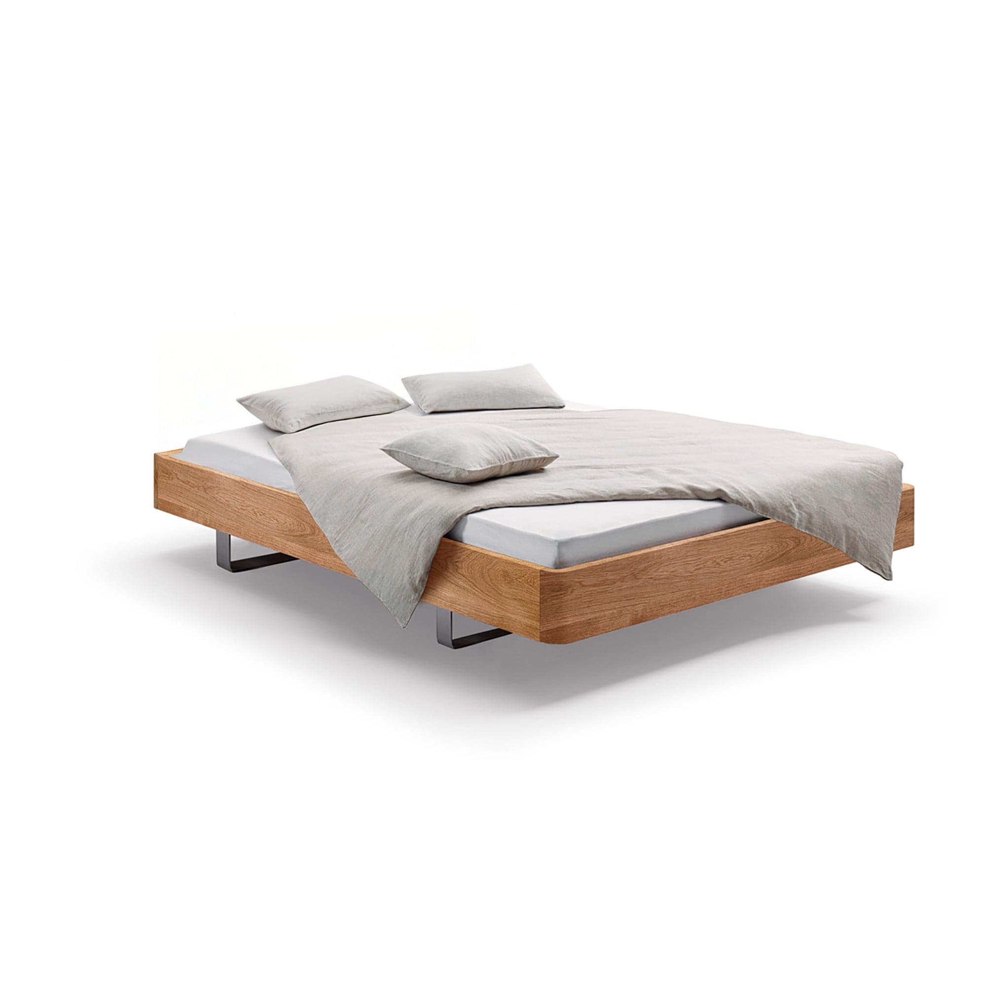 Massivholzbett für die Dachschräge ohne Kopfteil aus Eichenholz