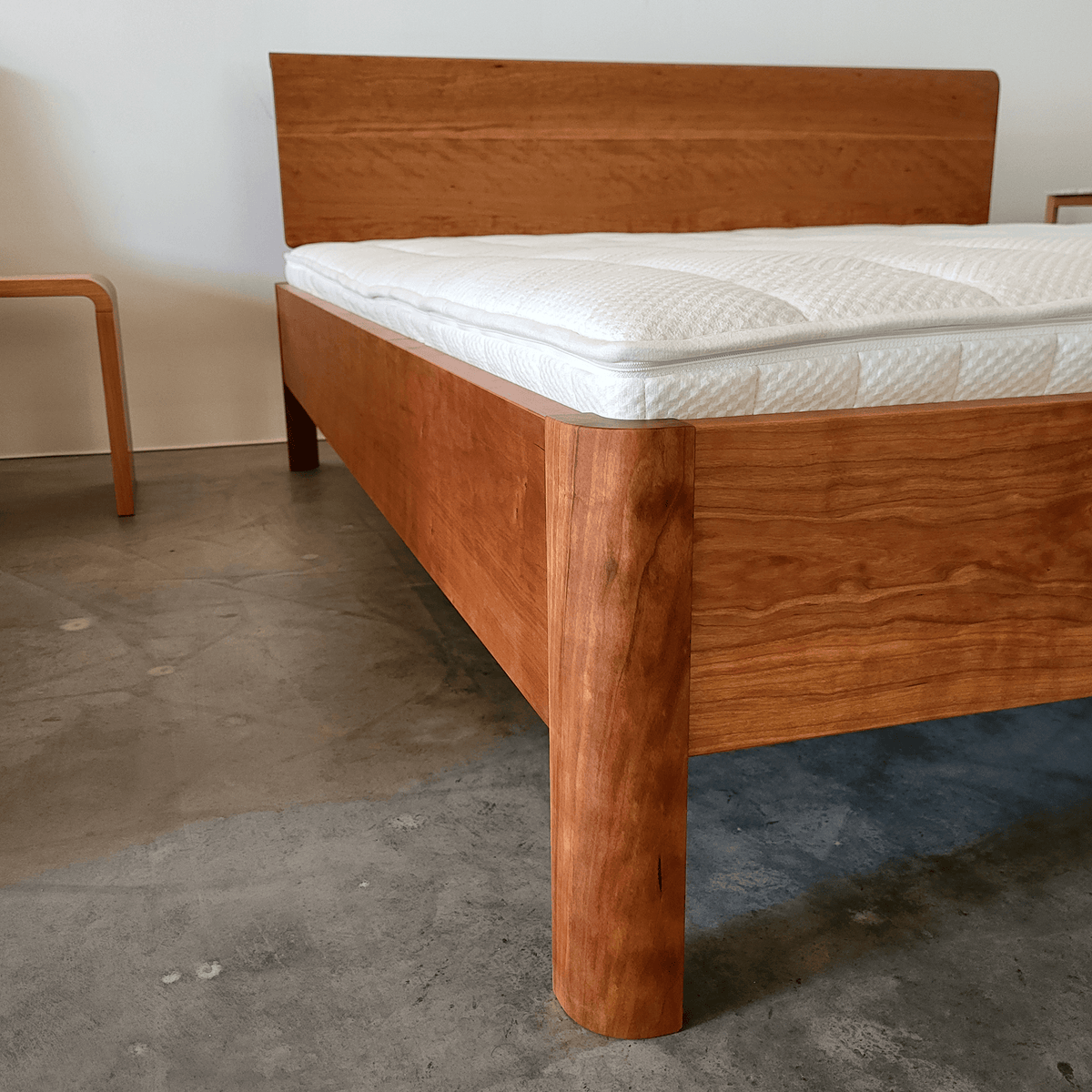 Holzmanufaktur LOOP Bett Kirschbaum 180 x 200cm LOOP Bett Kirschbaum 180 x 200cm