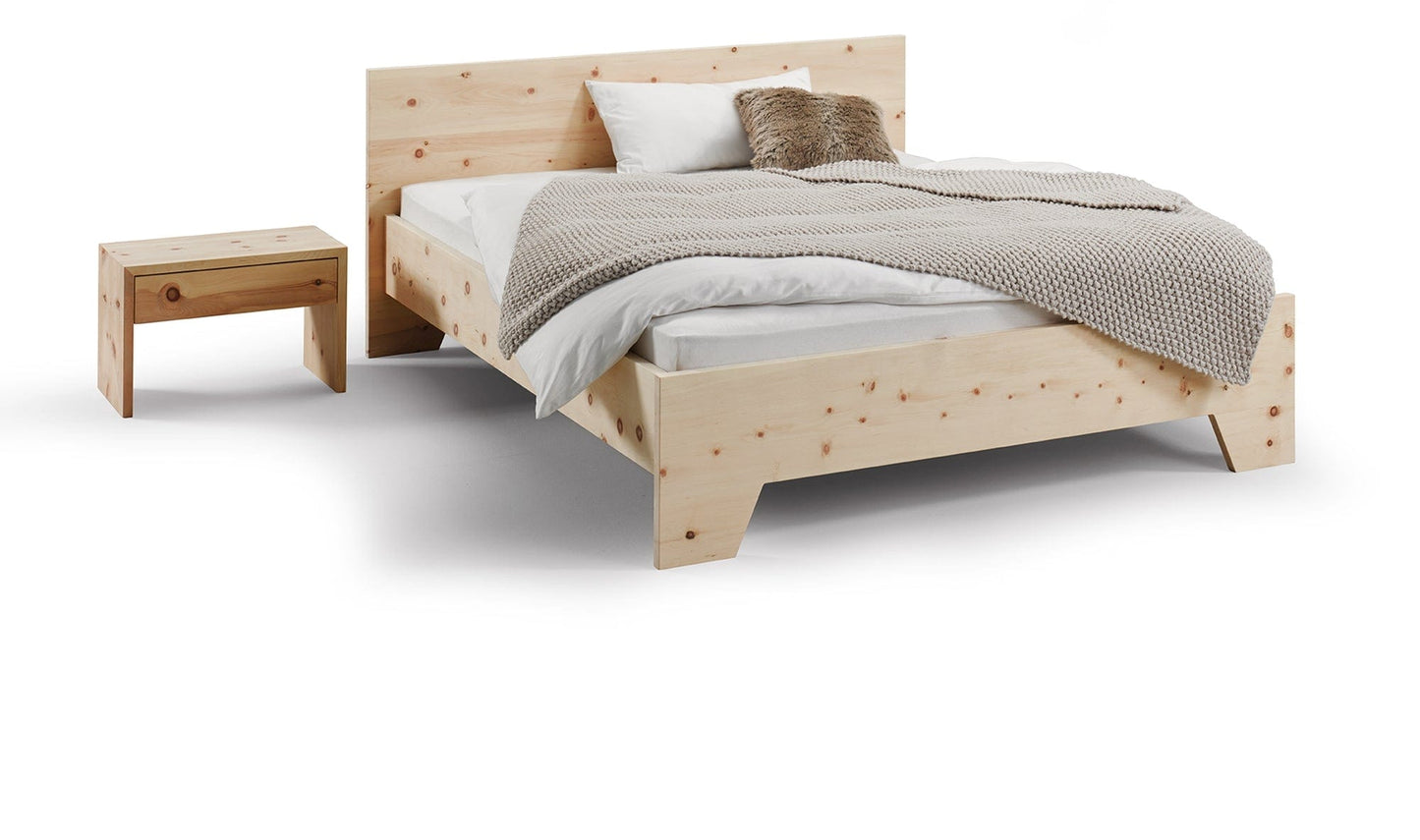 Holzmanufaktur Holzbett aus Zirbelkiefer, ganz metallfrei