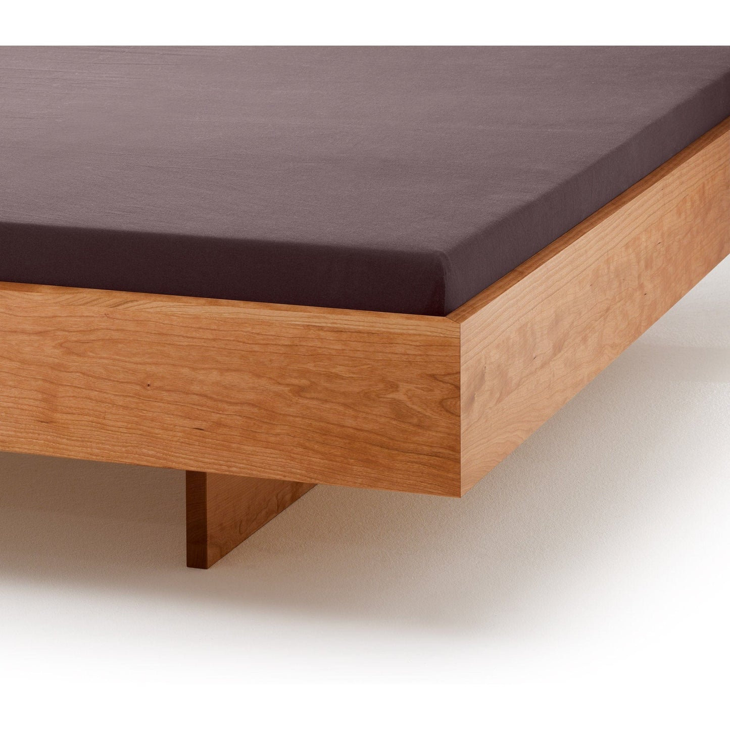 Eckdetail vom Holzmanufaktur Massivholzbett STEP-G
