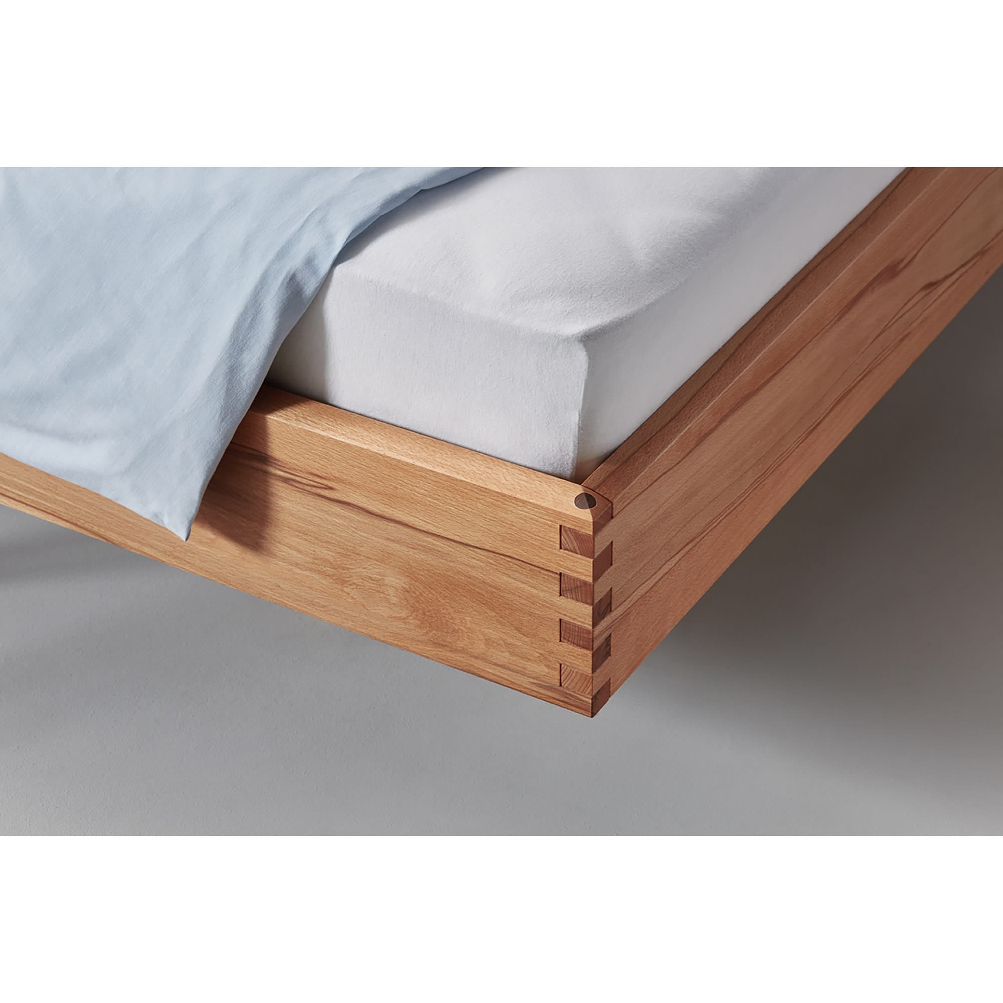 Holzmanufaktur Step-X Bett mit Holzkufen