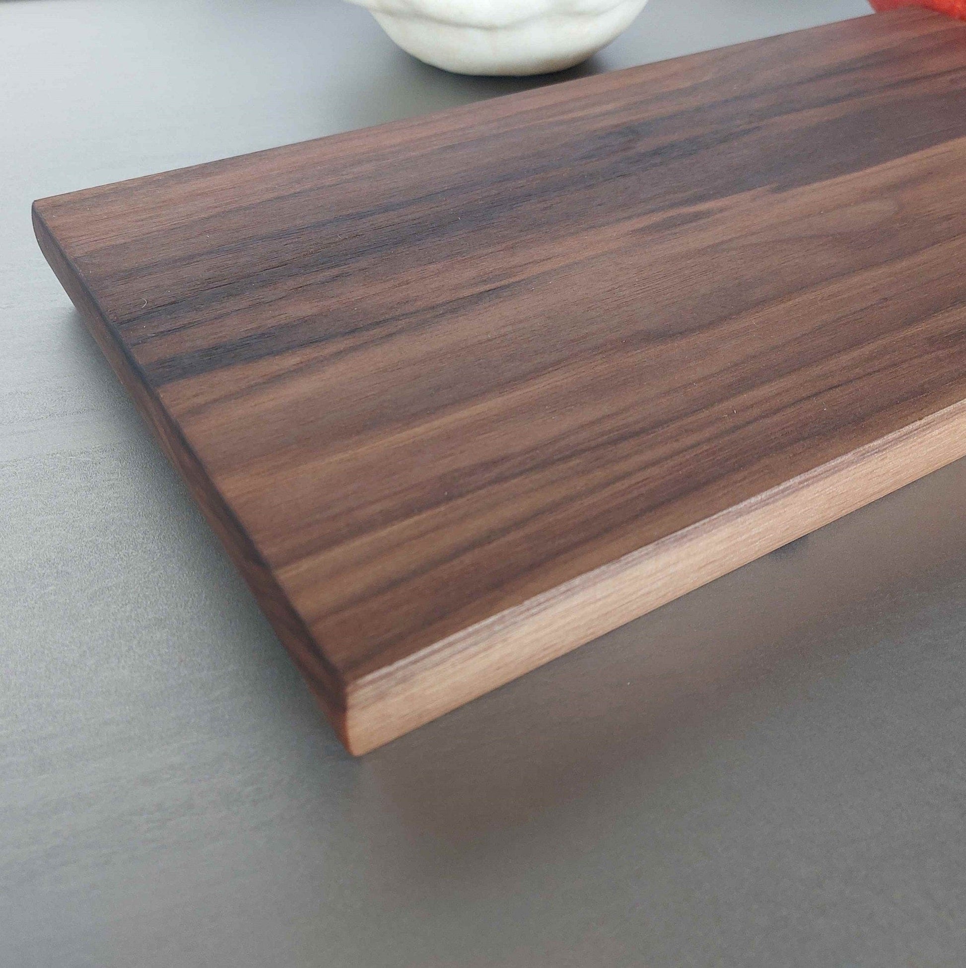 Holzmanufaktur Brotschneidebrett Schneide-Servierbrett Holz Schneidebretter