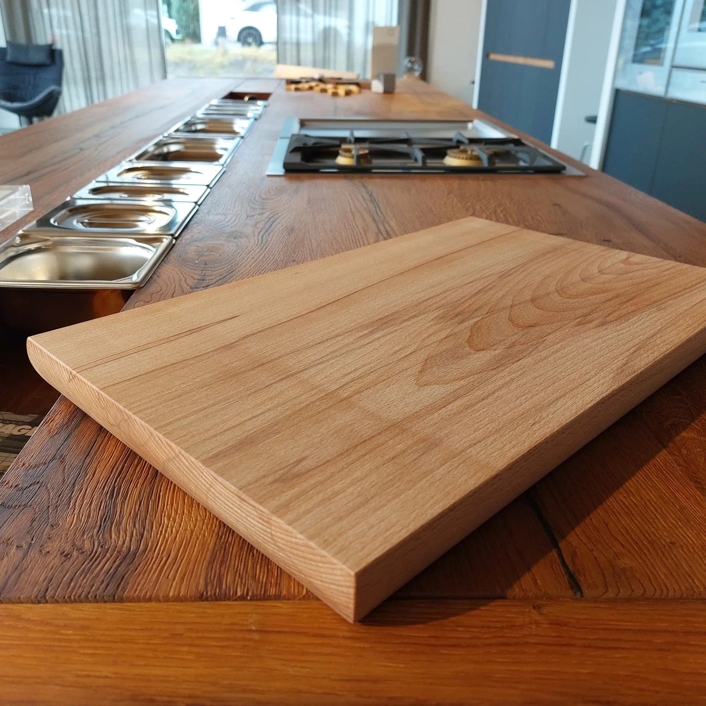 Holzmanufaktur Brotschneidebrett Schneide-Servierbrett Kernbuche