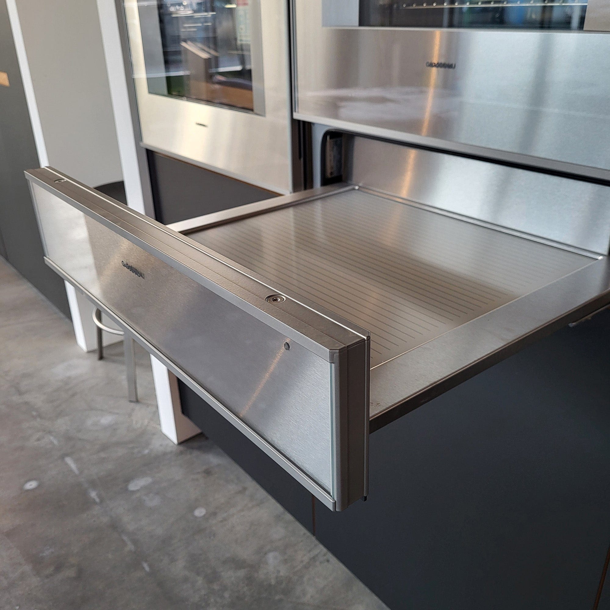Holzmanufaktur Gaggenau Dampfbackofen Serie 400 und Wärmeschublade