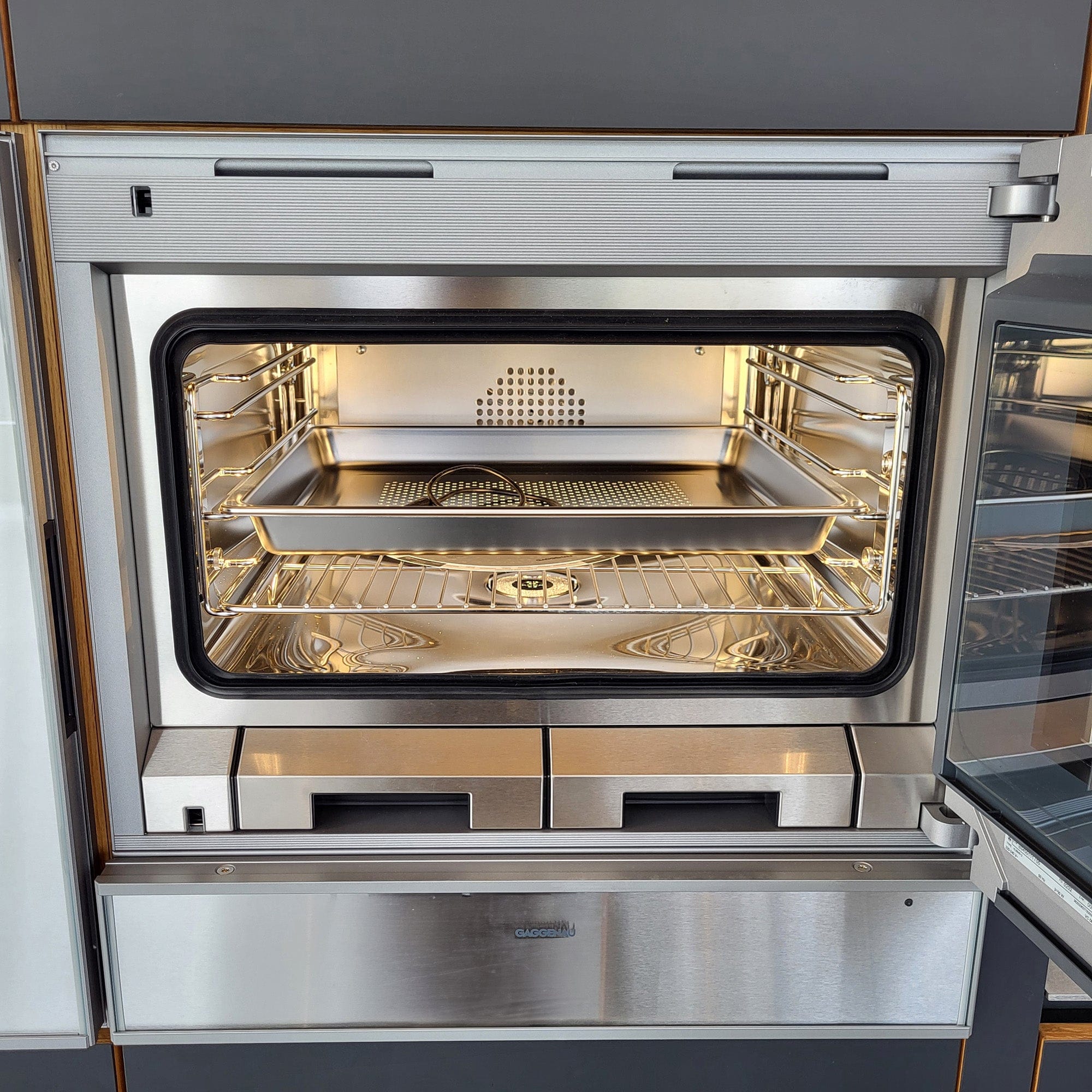 Holzmanufaktur Gaggenau Dampfbackofen Serie 400 und Wärmeschublade