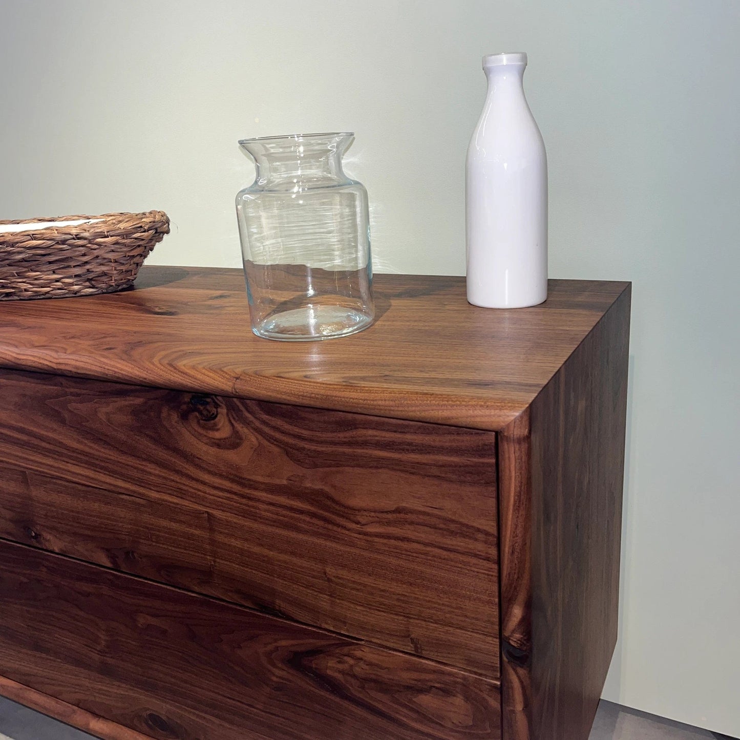 Holzmanufaktur Kommode Kommode DONNA, Wildnuss, mit Schubkästen