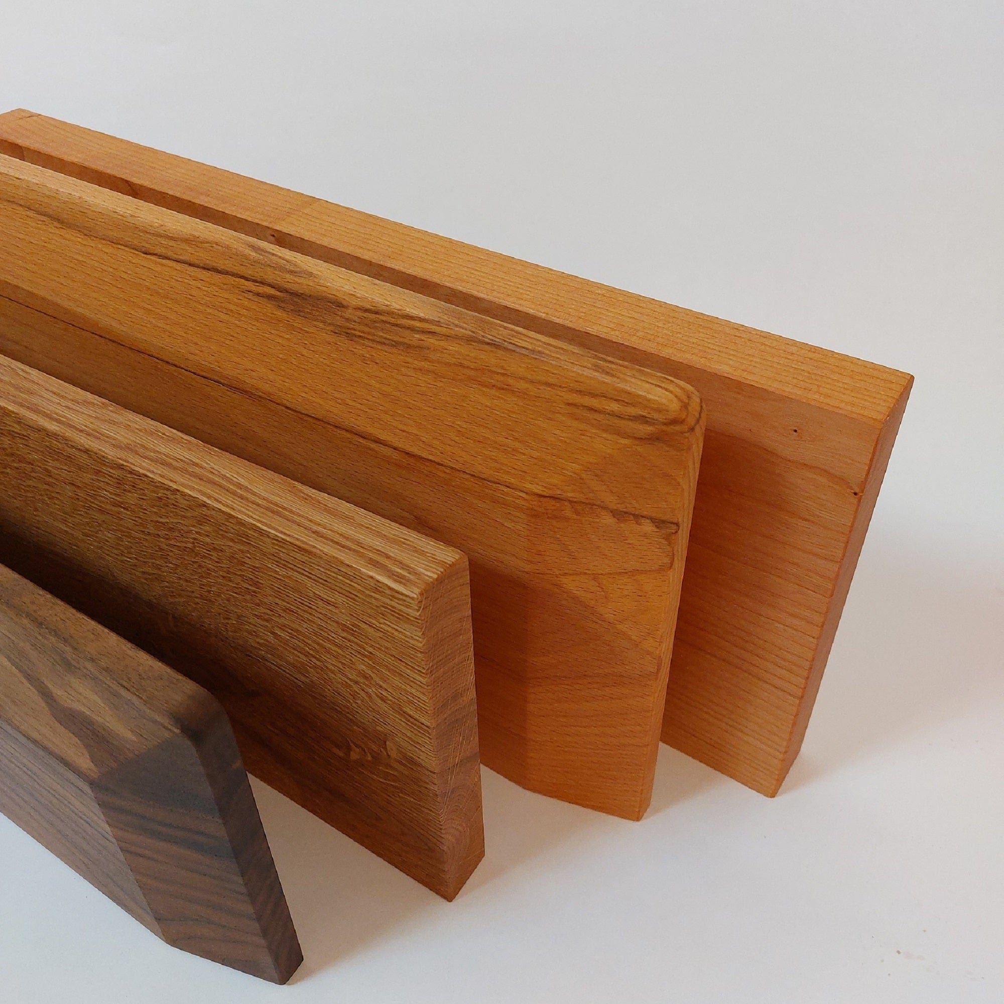 Wandboard holz massiv mit Schweizer Kante aus Kirschbaum