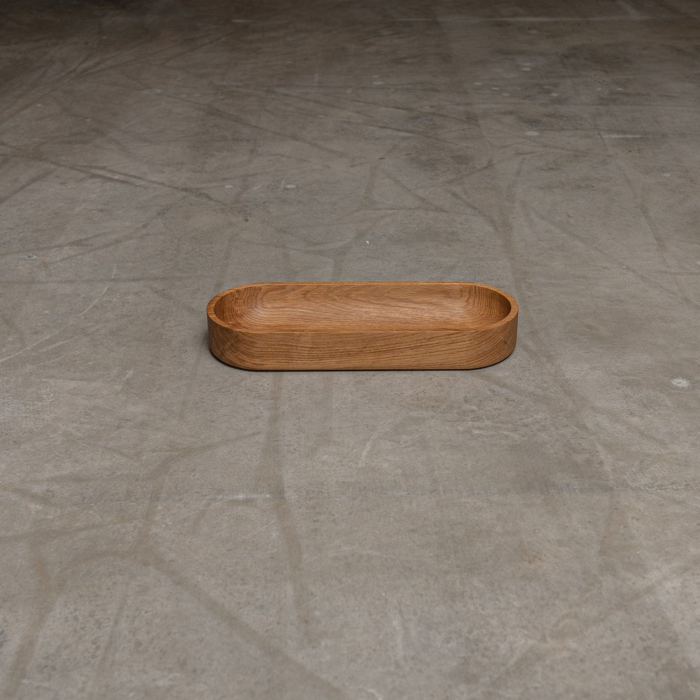 Holzmanufaktur macht edle Schalen und Tabletts in Eiche, Kirschbaum und Nussbaum