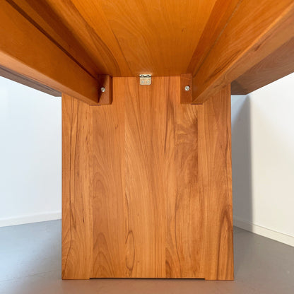 ZEN/10 Holztisch der Holzmanufaktur. Entwurf von Bottega + Ehrhardt