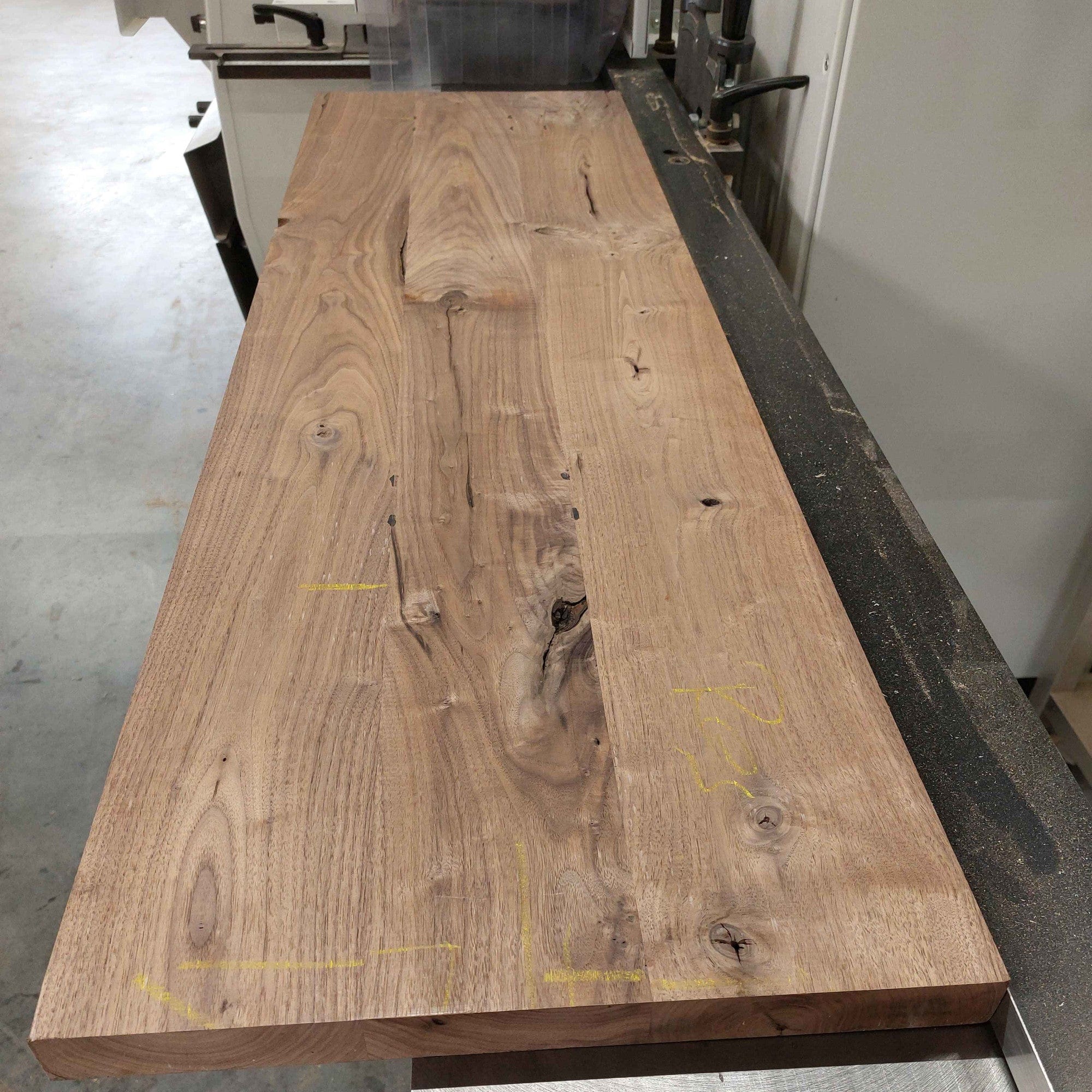 Nussbaumholz Zuschnitt in Stärke 24 mm kaufen