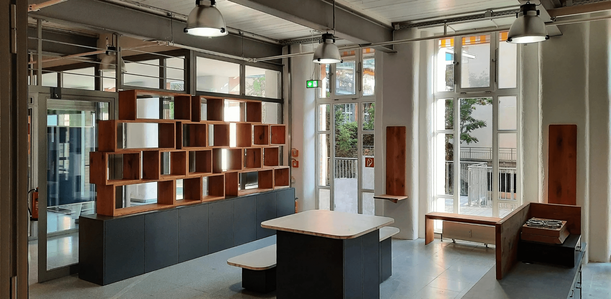 Ladeneinrichtungen und Hotel-Design nach Maß vom Schreiner bei Stuttgart