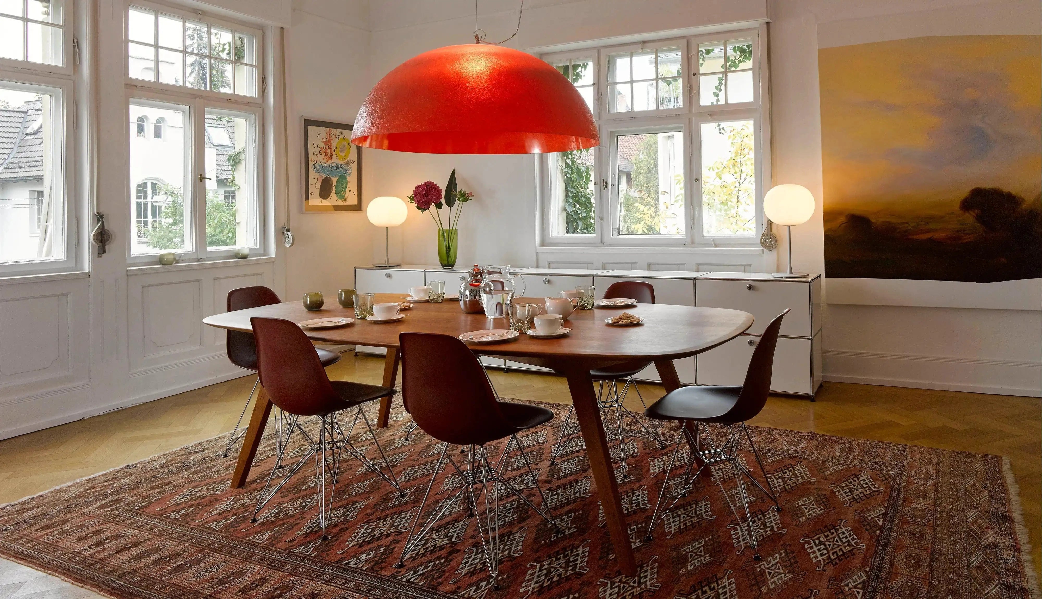 Großer Esstisch aus massivem Nussbaumholz für 10-12 Personen