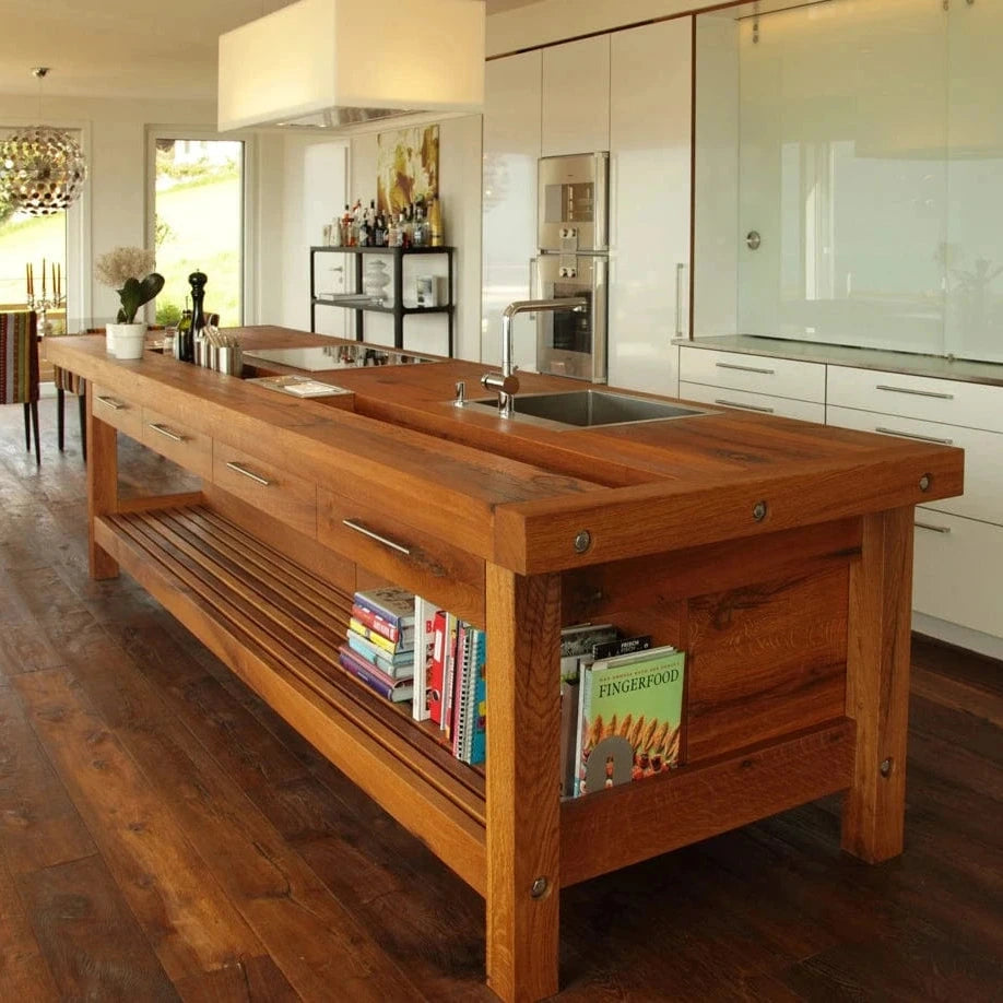 Beratung und Küchenplanung im Möbelgeschäft der Holzmanufaktur in der Nähe von Stuttgart