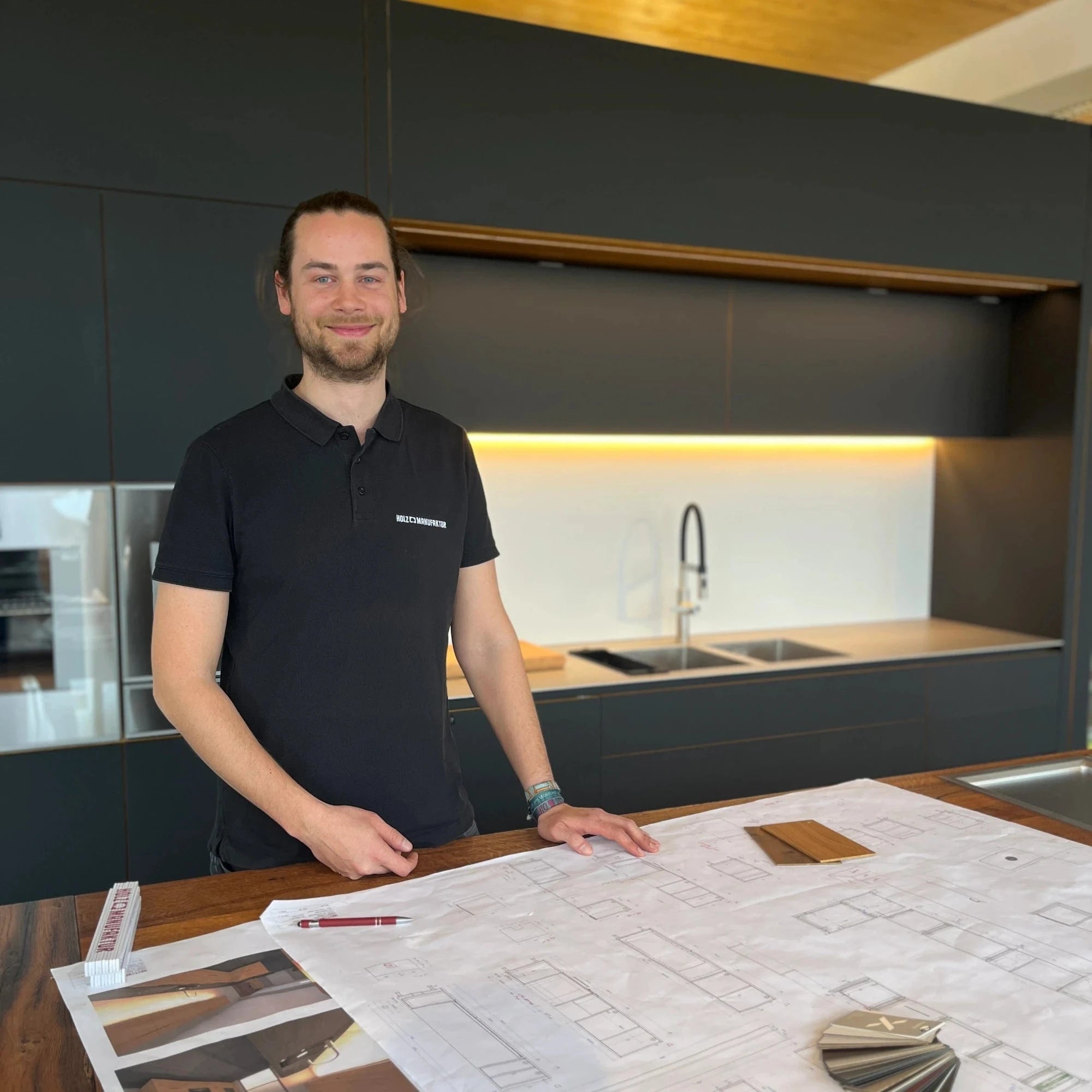 Simon Haselmeier: Schreiner für die Umsetzung Ihrer Einrichtungsplanung.