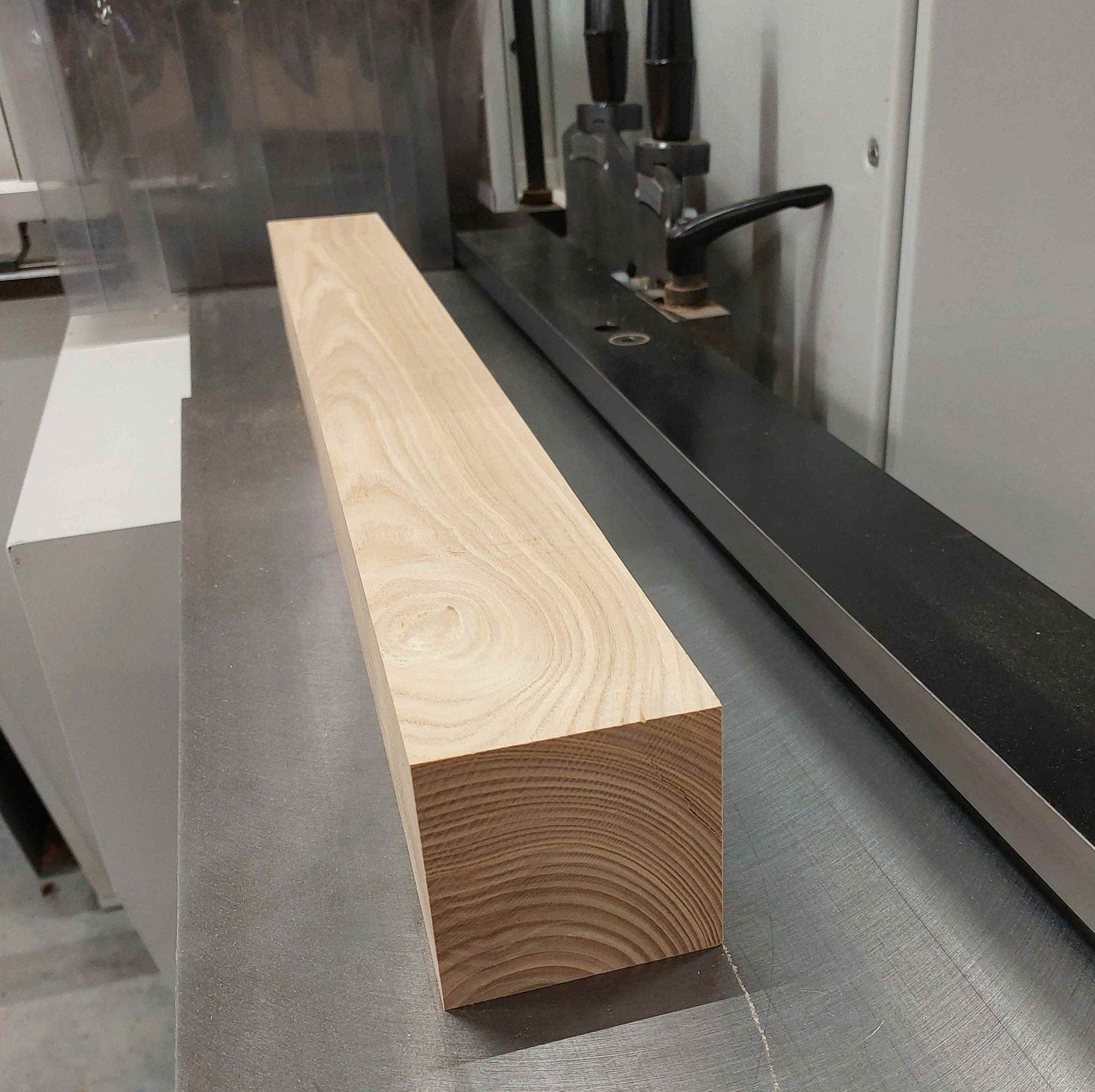 Holzmanufaktur Bastelholz Kanthölzer 8 x 8 cm gehobelt