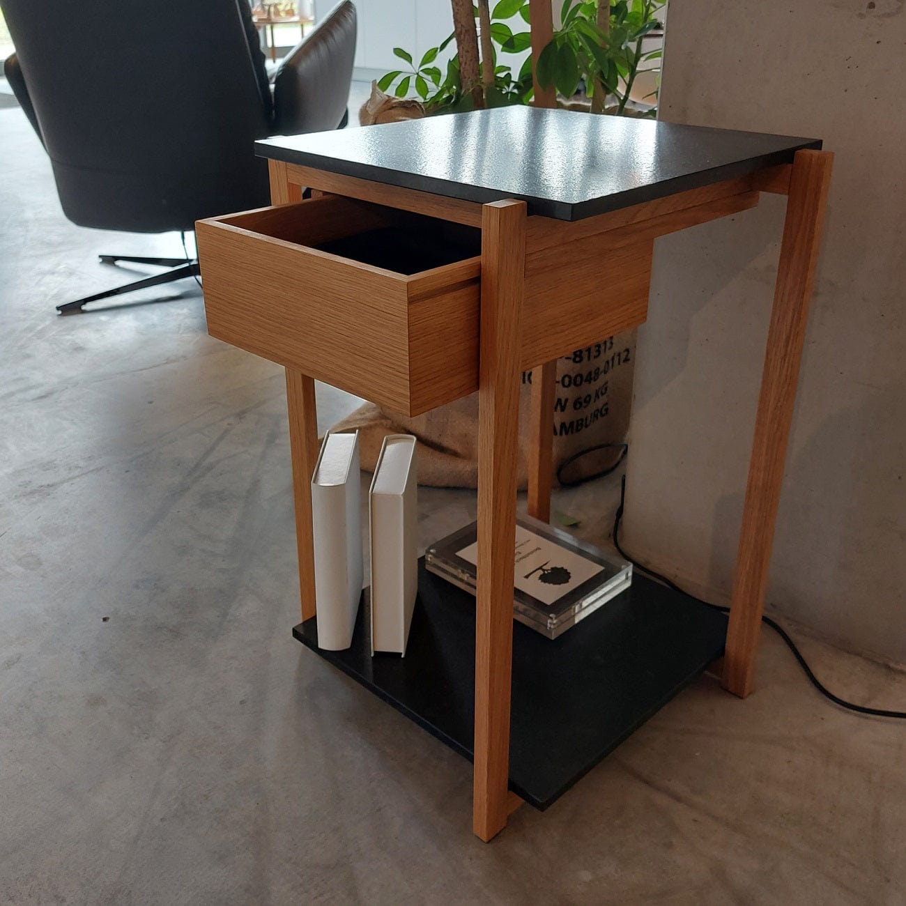 Holzmanufaktur Beistelltisch CONE Beistelltisch, Eiche & Granit