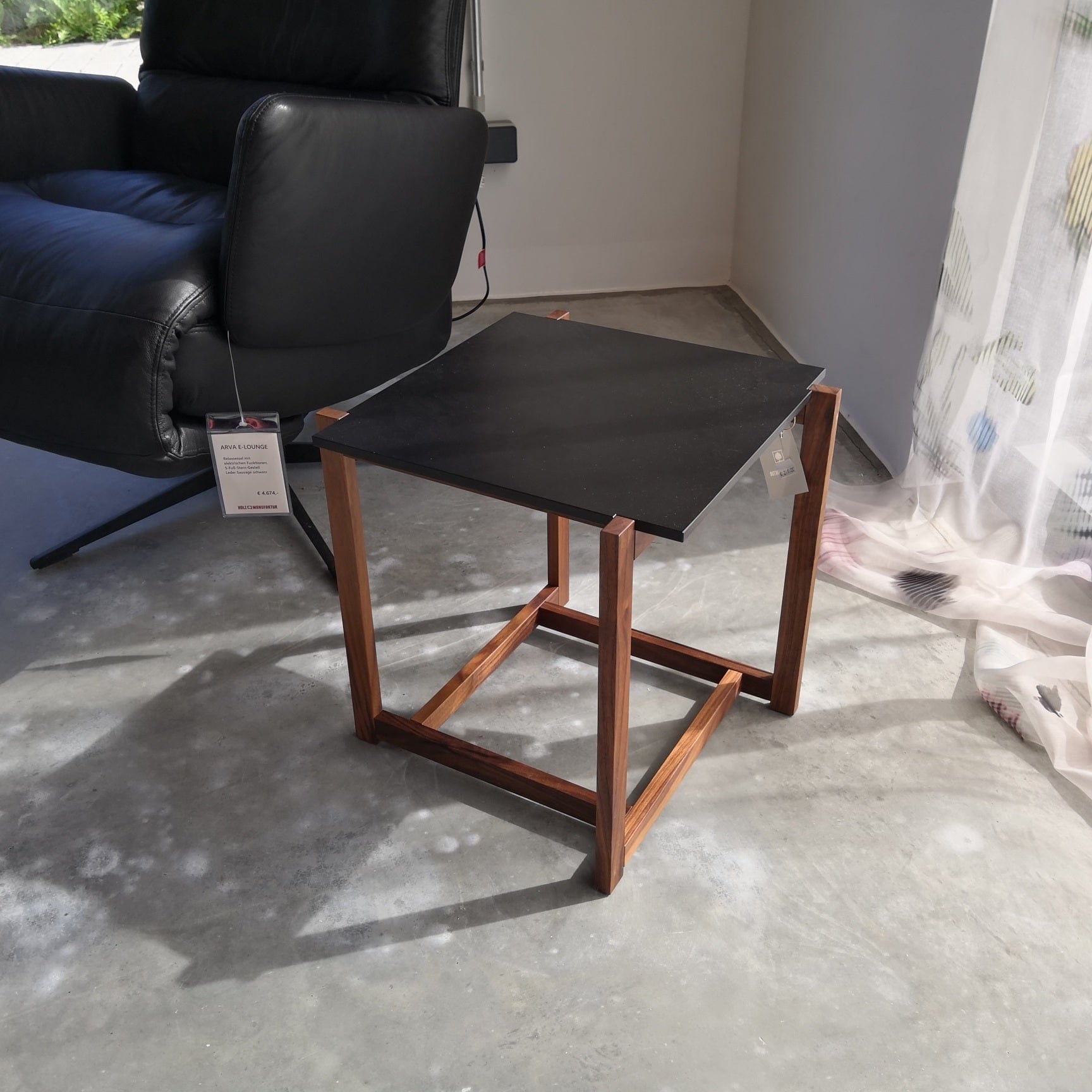 Holzmanufaktur Beistelltisch CONE Beistelltische, Nussbaum & HPL