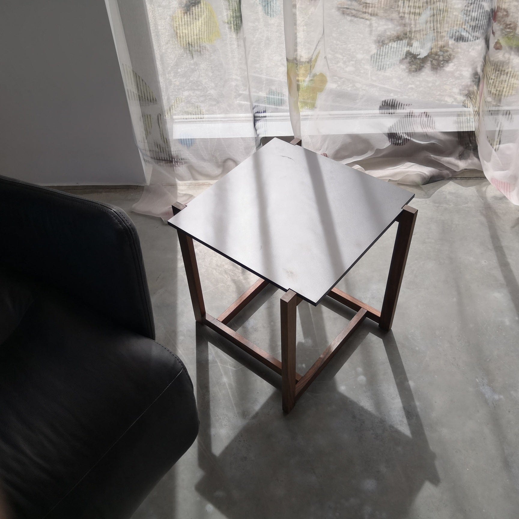 Holzmanufaktur Beistelltisch CONE Beistelltische, Nussbaum & HPL