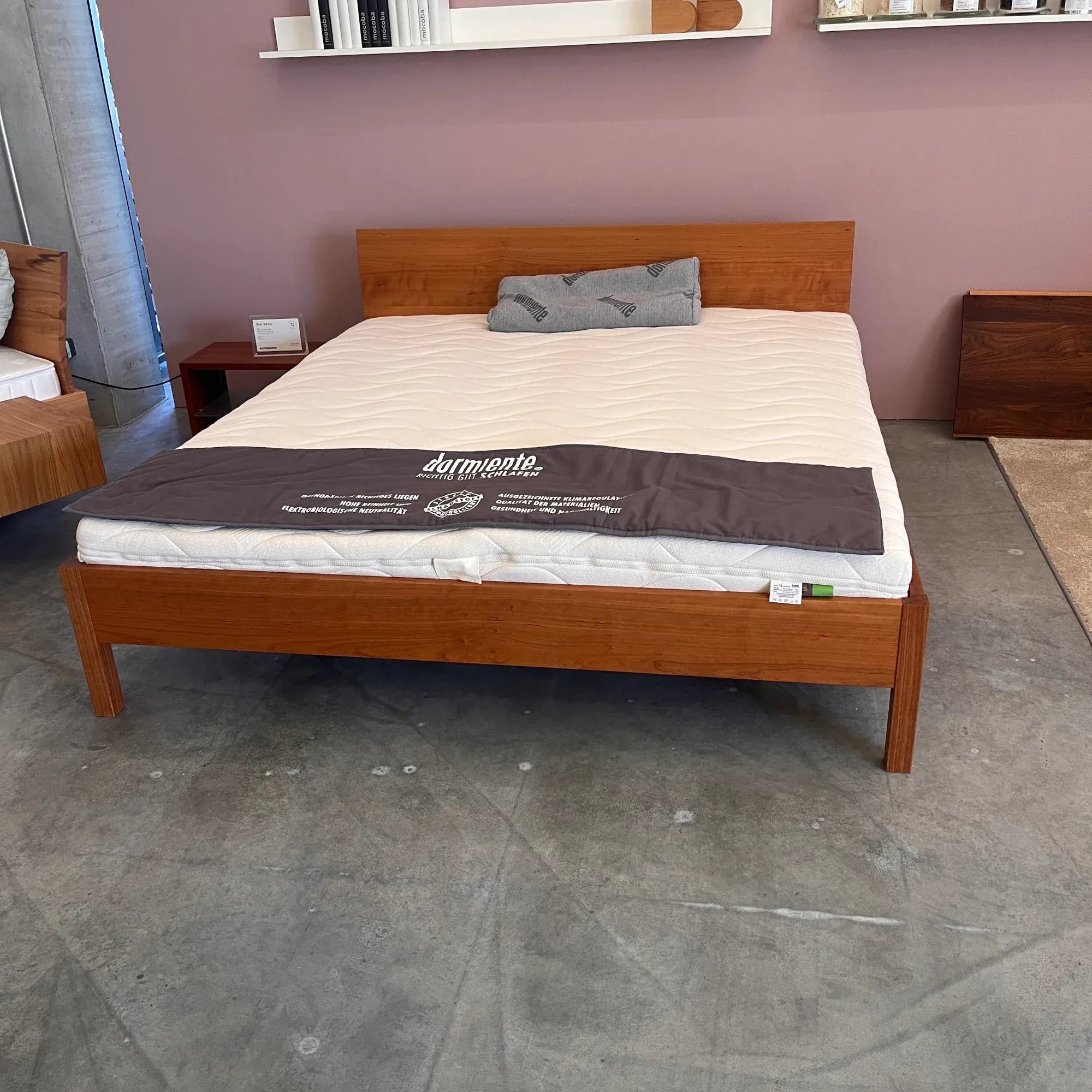 Holzmanufaktur BASIC LINE Massivholzbett Kirschbaum 180 x 200 cm Kernbuche