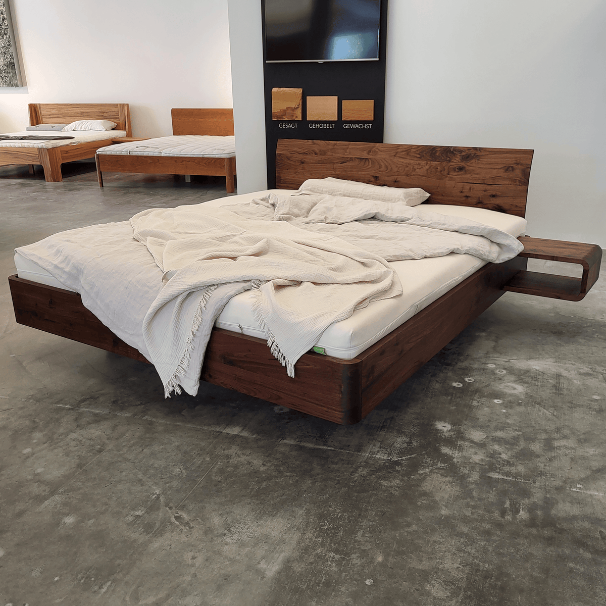Holzmanufaktur Bett COM:CI XL mit Holzkufen und Rückenlehne Wildnuss 180 x 200 cm Bett COM:CI XL mit Holzkufen und Rückenlehne Wildnuss 180 x 200 cm