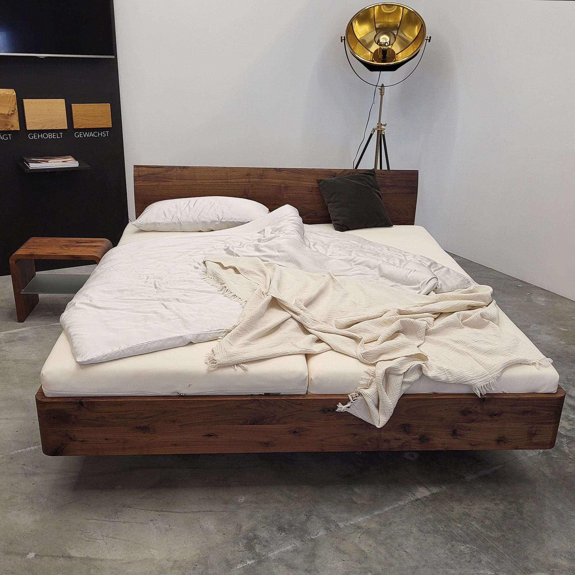 Holzmanufaktur Bett COM:CI XL mit Holzkufen Wildnuss 180 x 200cm (Lehne: Standard) Bett COM:CI XL mit Holzkufen Wildnuss 180 x 200cm (Lehne: Standard)