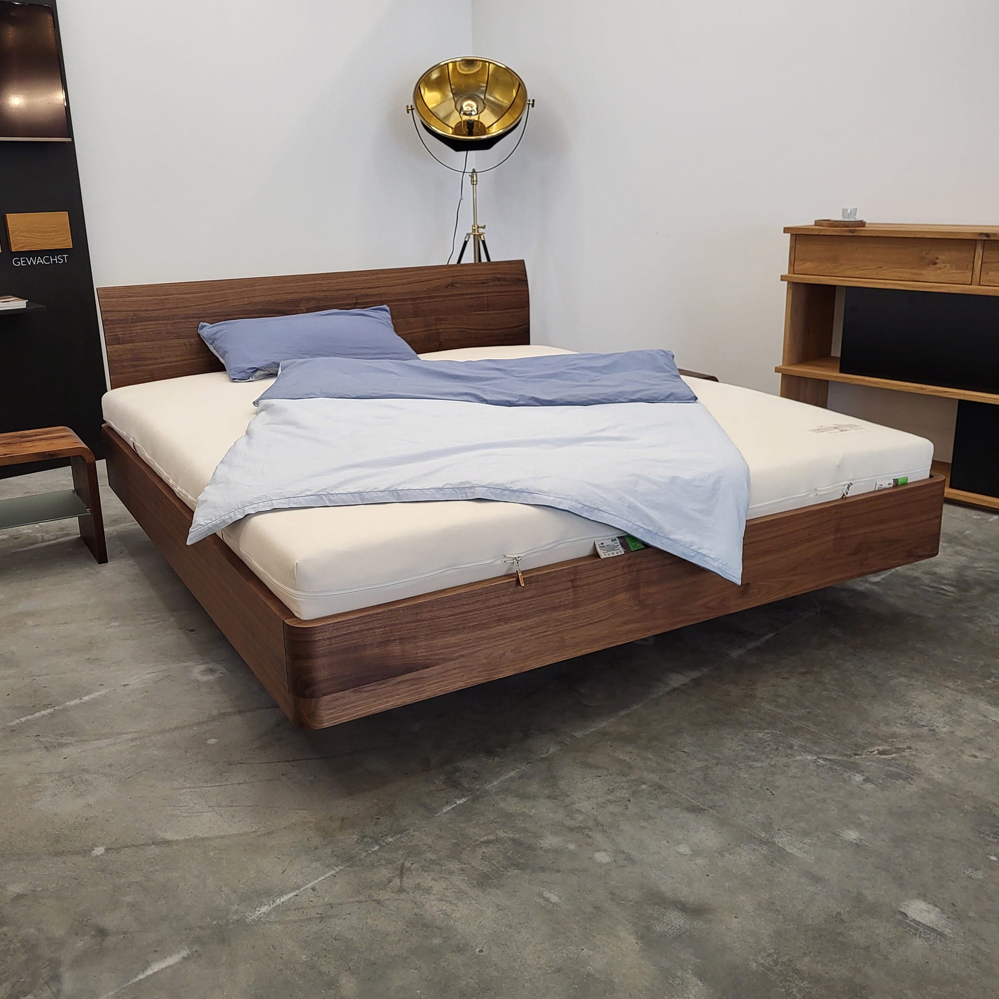 Holzmanufaktur Bett COM:CI XL Nussbaum 180 x 200cm (Ausstellungsstück) Bett COM:CI XL Nussbaum 180 x 200cm (Lagerware)