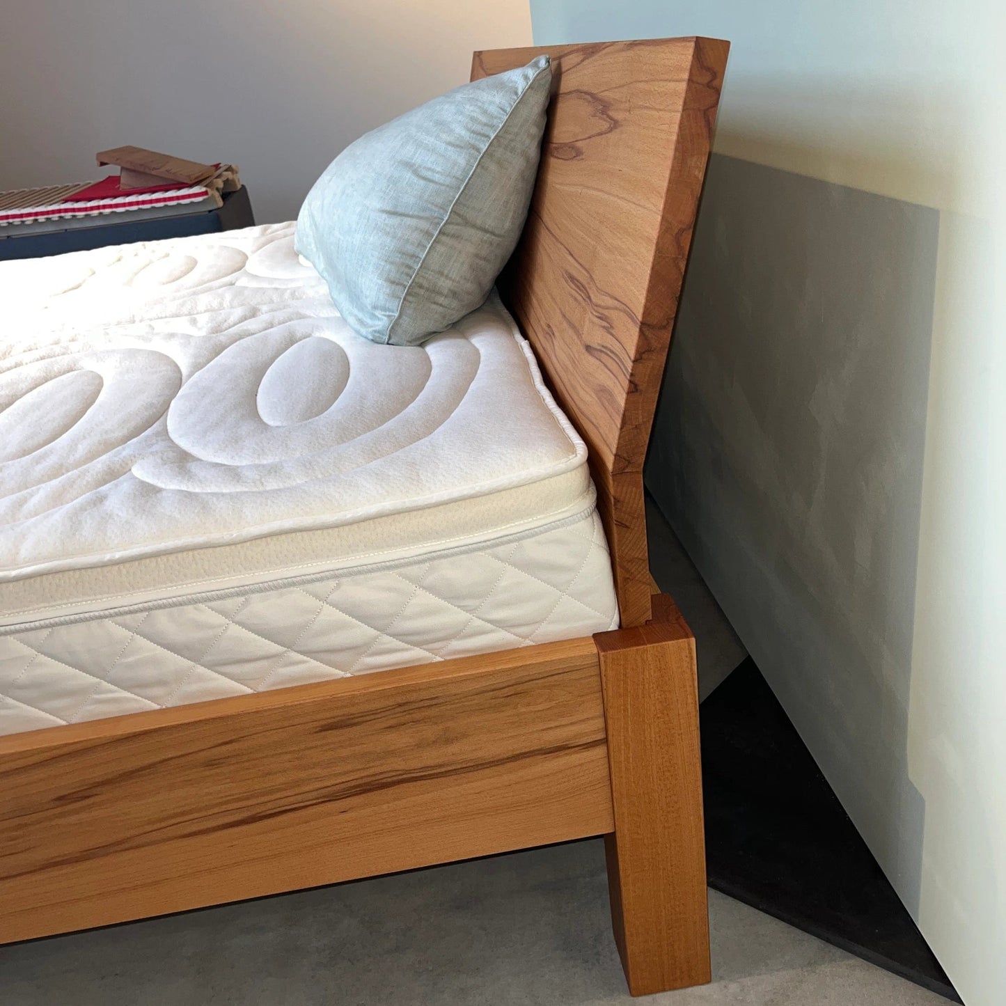 Holzmanufaktur Bett Bett RION Edge XL Kernbuche 160 x 200 cm