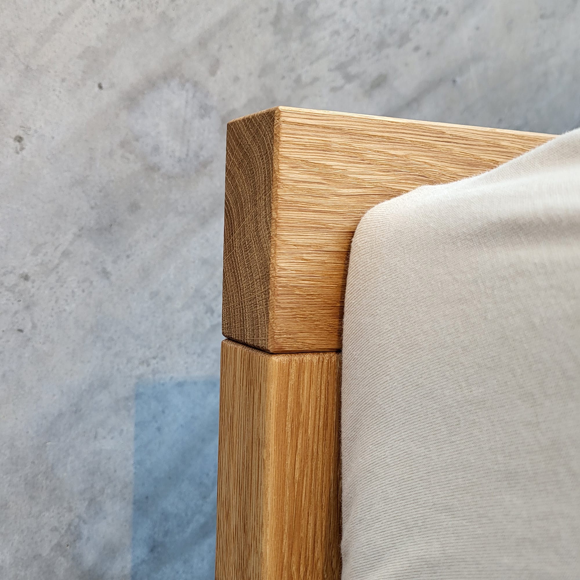 Holzmanufaktur Bett SWING Light Wildeiche 180 x 200 cm (Ausstellungsstück) Bett SWING Light Wildeiche 180 x 200 cm