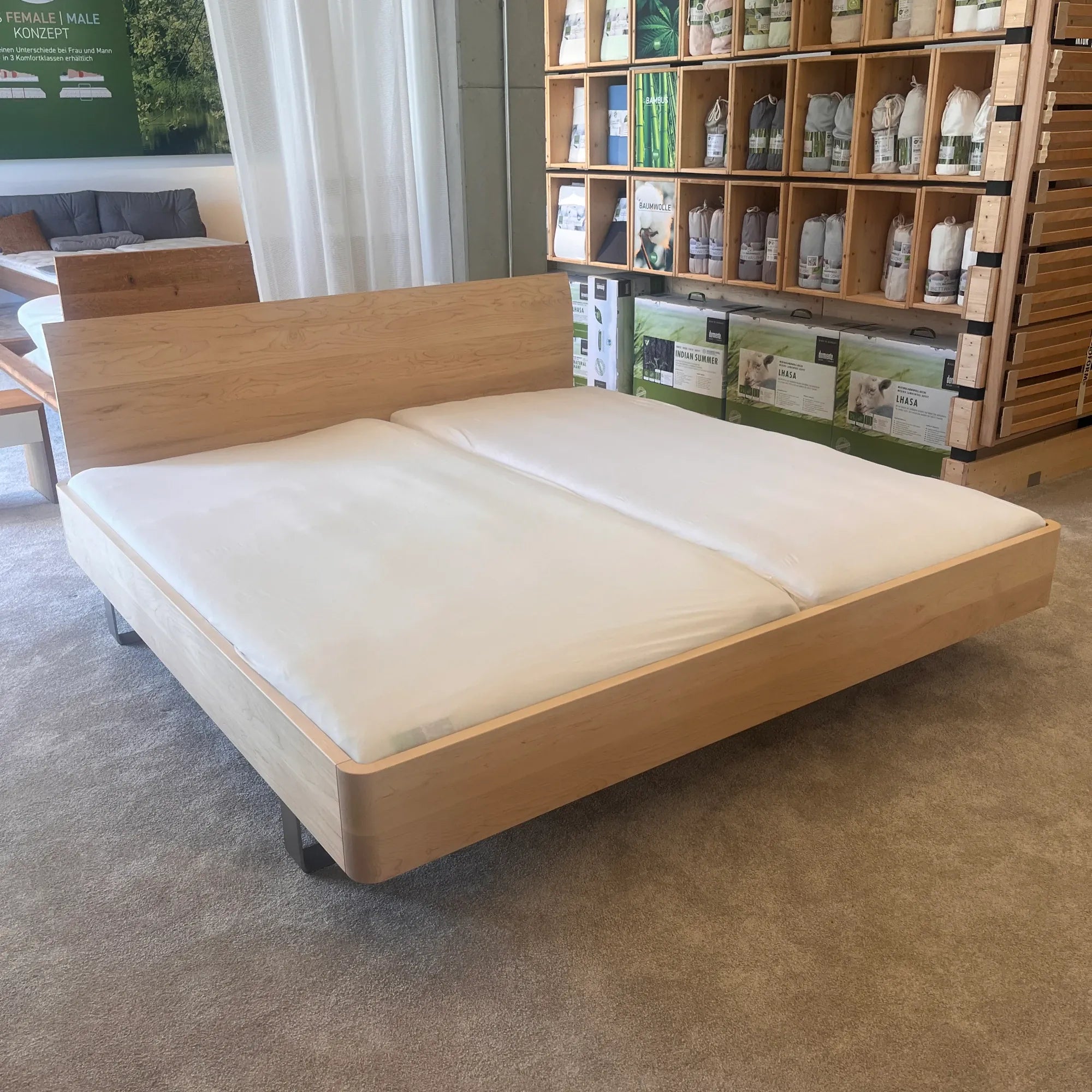 Holzmanufaktur COM:CI XL Bett mit Edelstahlkufen und Rückenlehne - Ahorn - 200x200cm COM:CI XL Bett mit Edelstahlkufen und Rückenlehne - Ahorn - 200x200cm