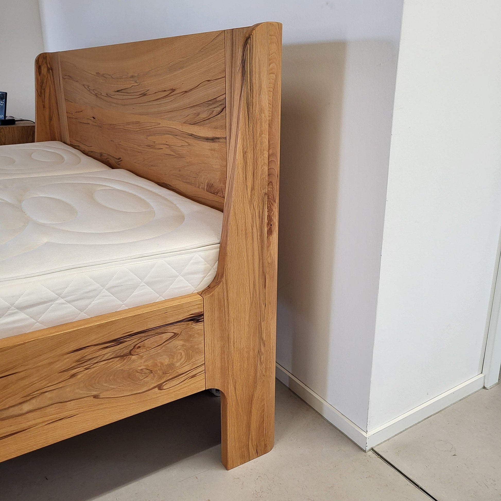 Holzmanufaktur GIRO Bett Kernbuche 180x200 cm GIRO Bett Kernbuche 180x200 cm