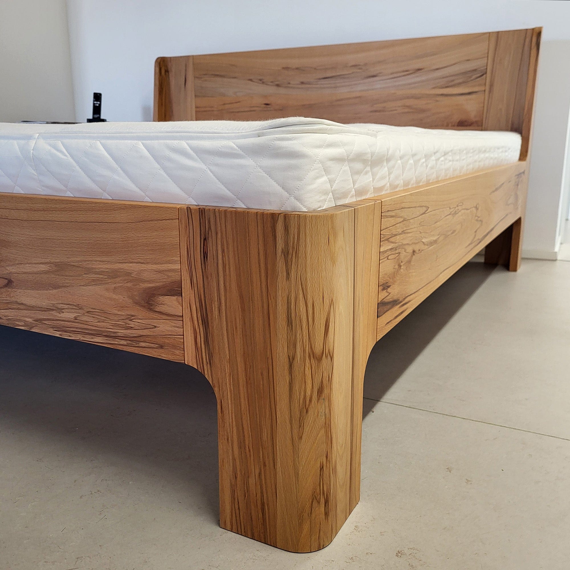 Holzmanufaktur GIRO Bett Kernbuche 180x200 cm GIRO Bett Kernbuche 180x200 cm