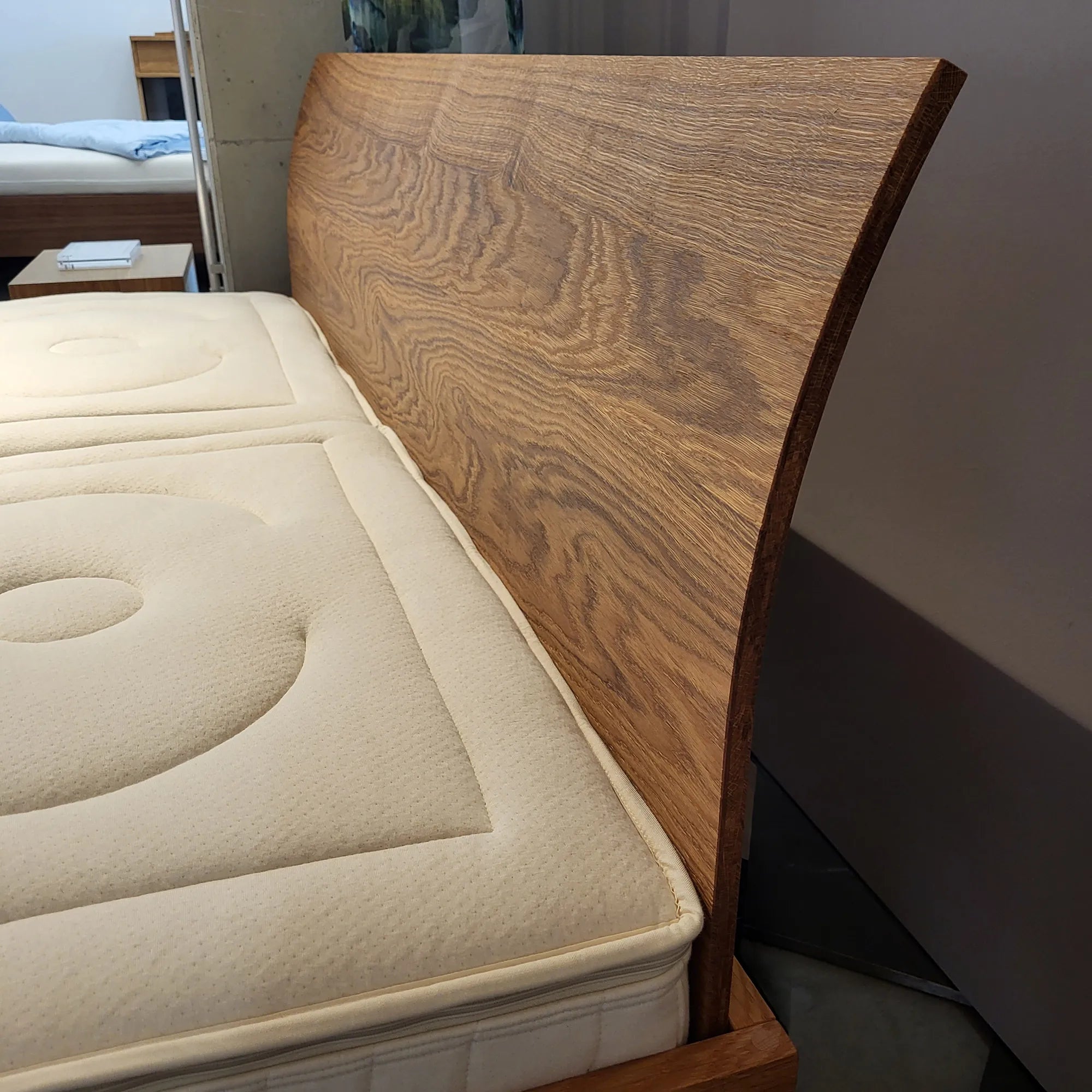 Holzmanufaktur PADIO Bett mit Lehne BOW XL Wildeiche gebürstet 180 x 200cm Bett PADIO BOW XL  Wildeiche gebürstet 180 x 200cm