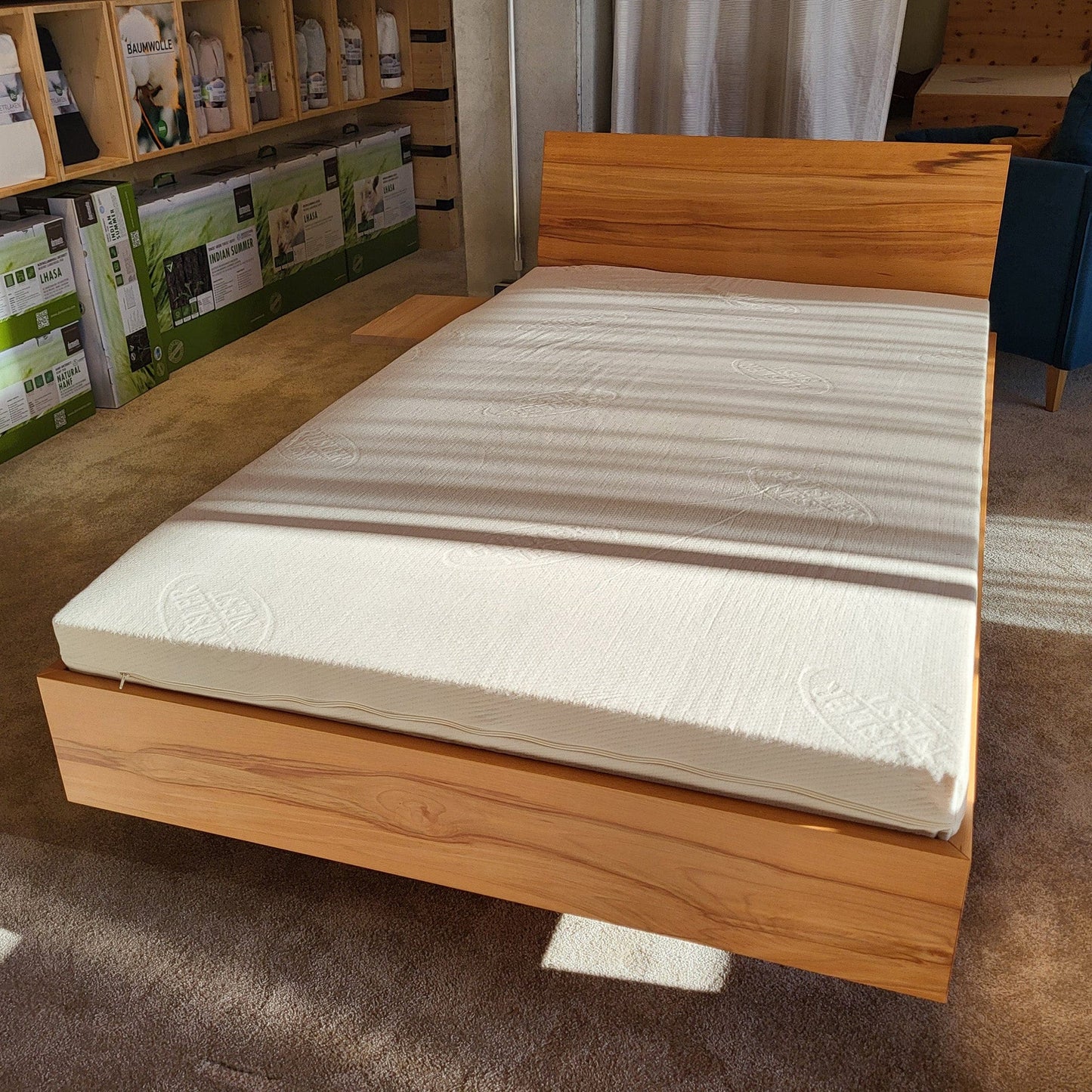 Holzmanufaktur STEP-G XL Massivholzbett Kernbuche 120 x 200 cm (Ausstellungsstück) Bett STEP-G XL mit RL gewinkelt