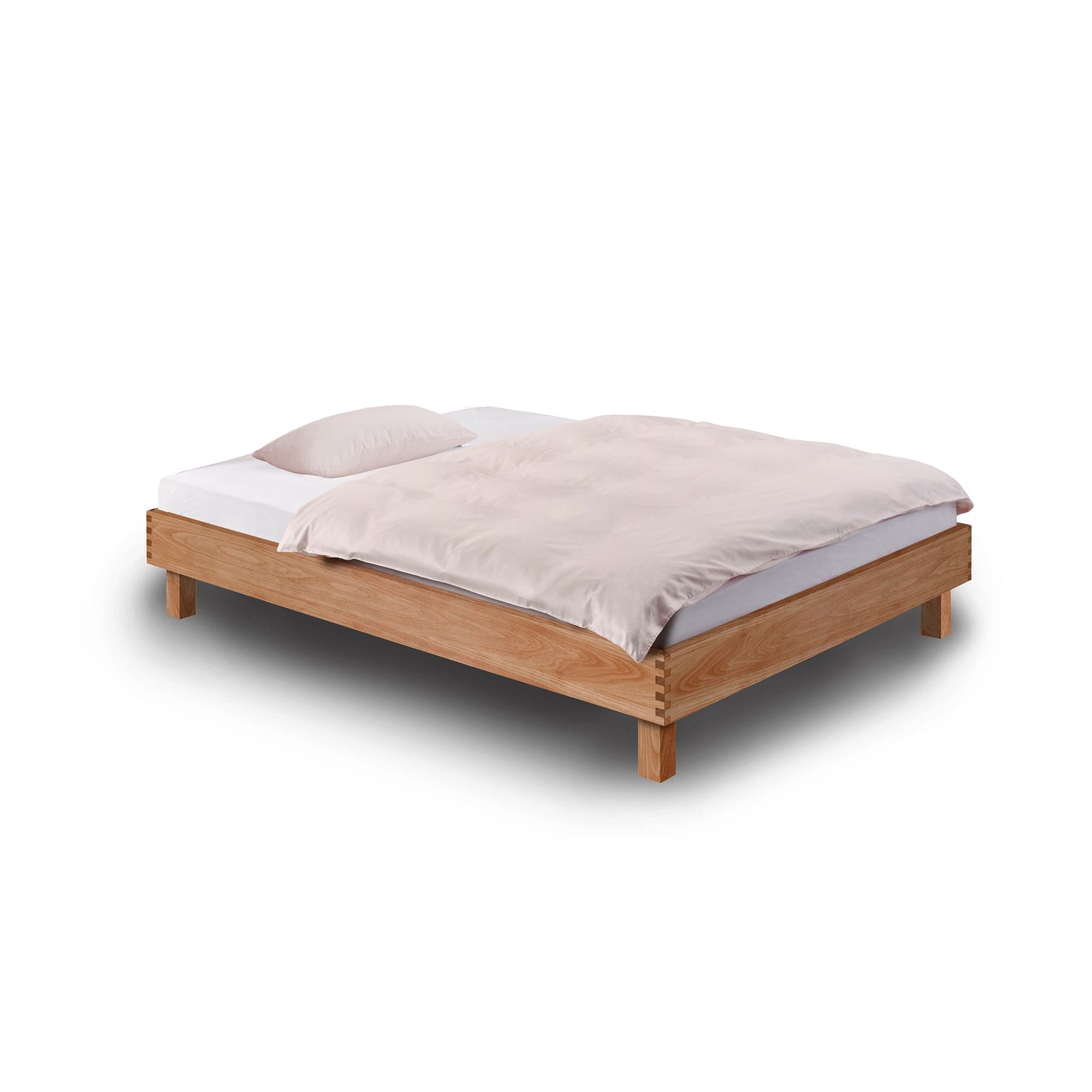 STEP-X PURE: Gezinktes Bett ohne Kopfteil aus massiver Buche aus dem Thüringer Wald