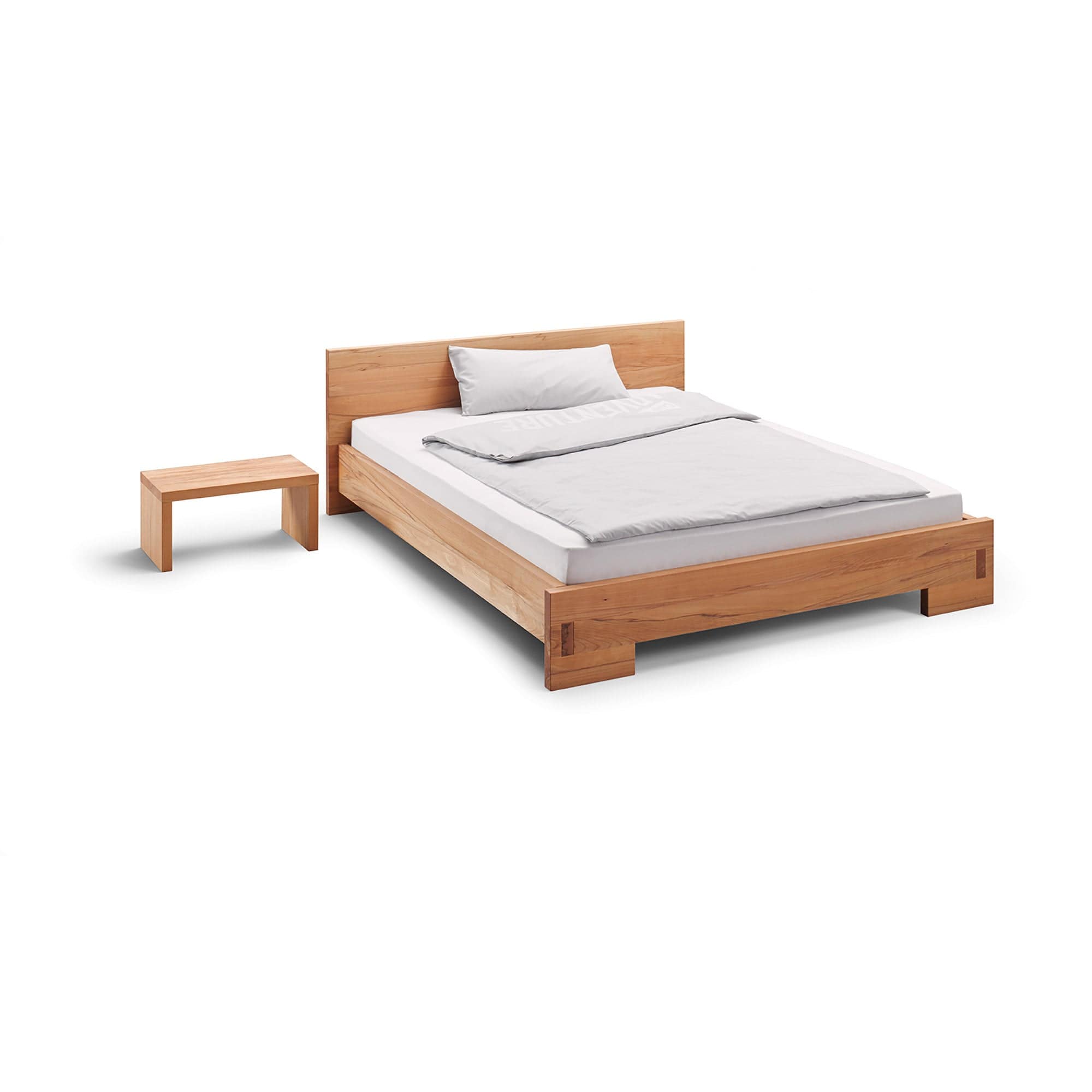 Holzmanufaktur Massivholzbett ZEN/10: Ein Futon Bett von den Designern Bottega & Erhardt aus Stuttgart.