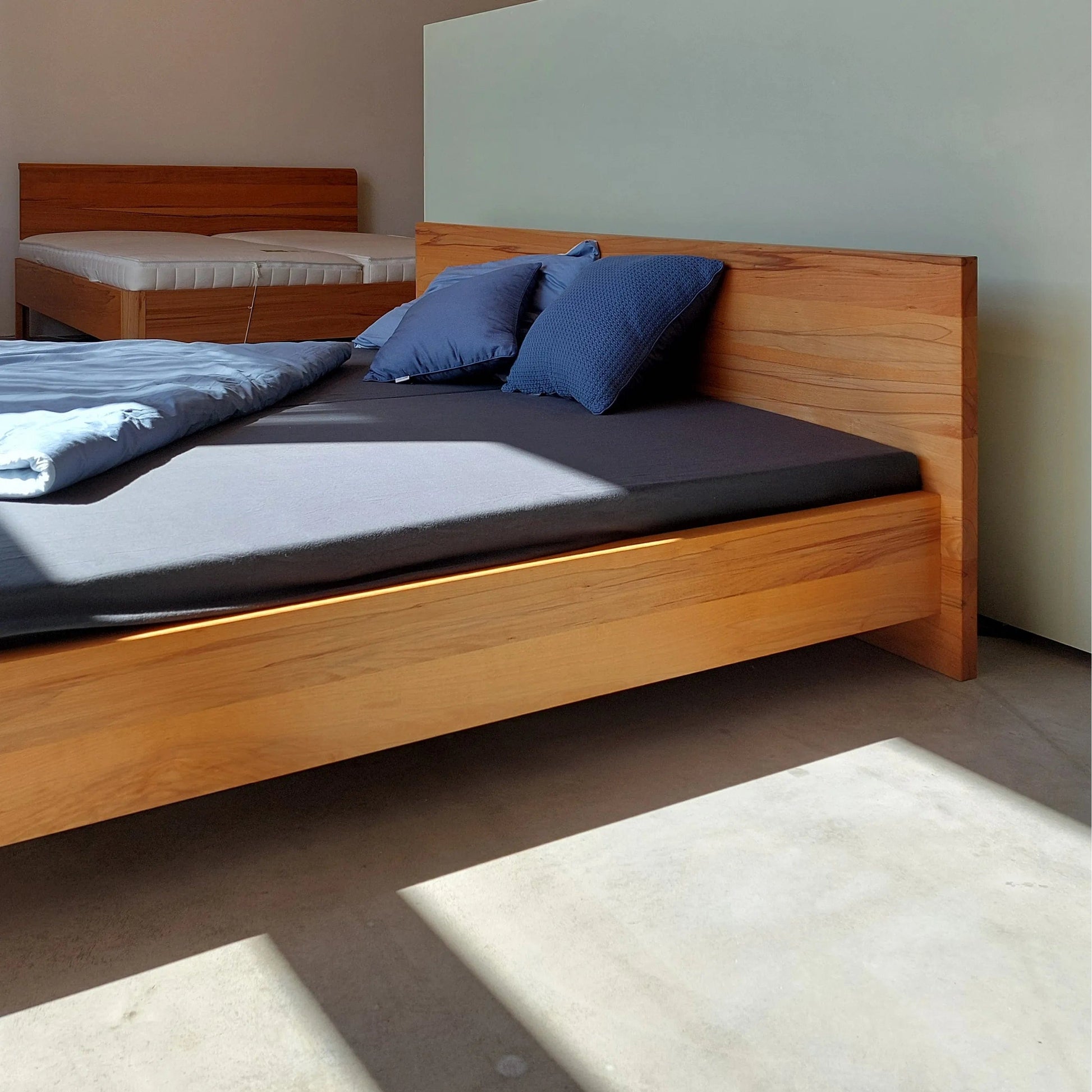 Holzmanufaktur Bett ZEN/10 Massivholzbett Kernbuche 180x200 cm