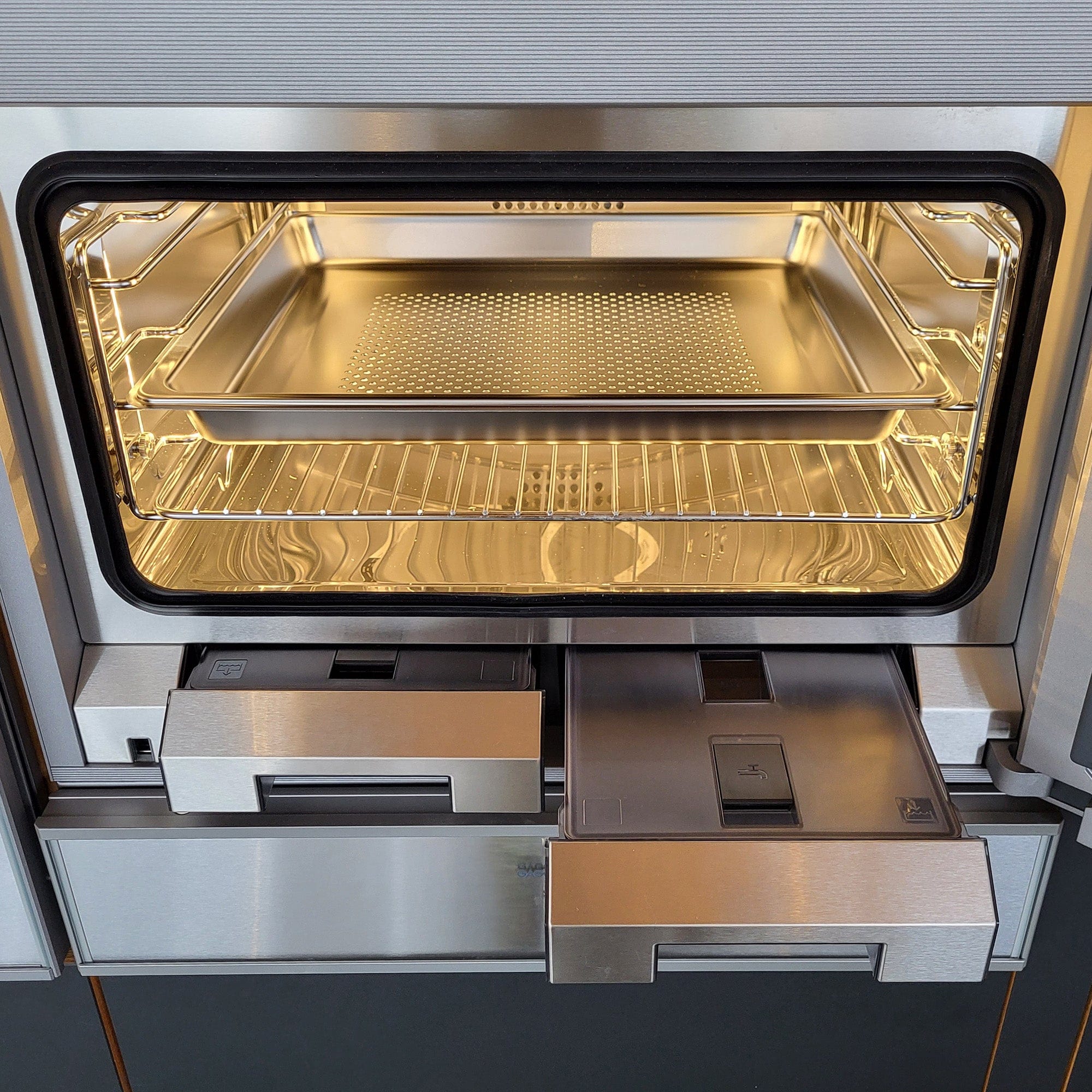 Holzmanufaktur Gaggenau Dampfbackofen Serie 400 und Wärmeschublade