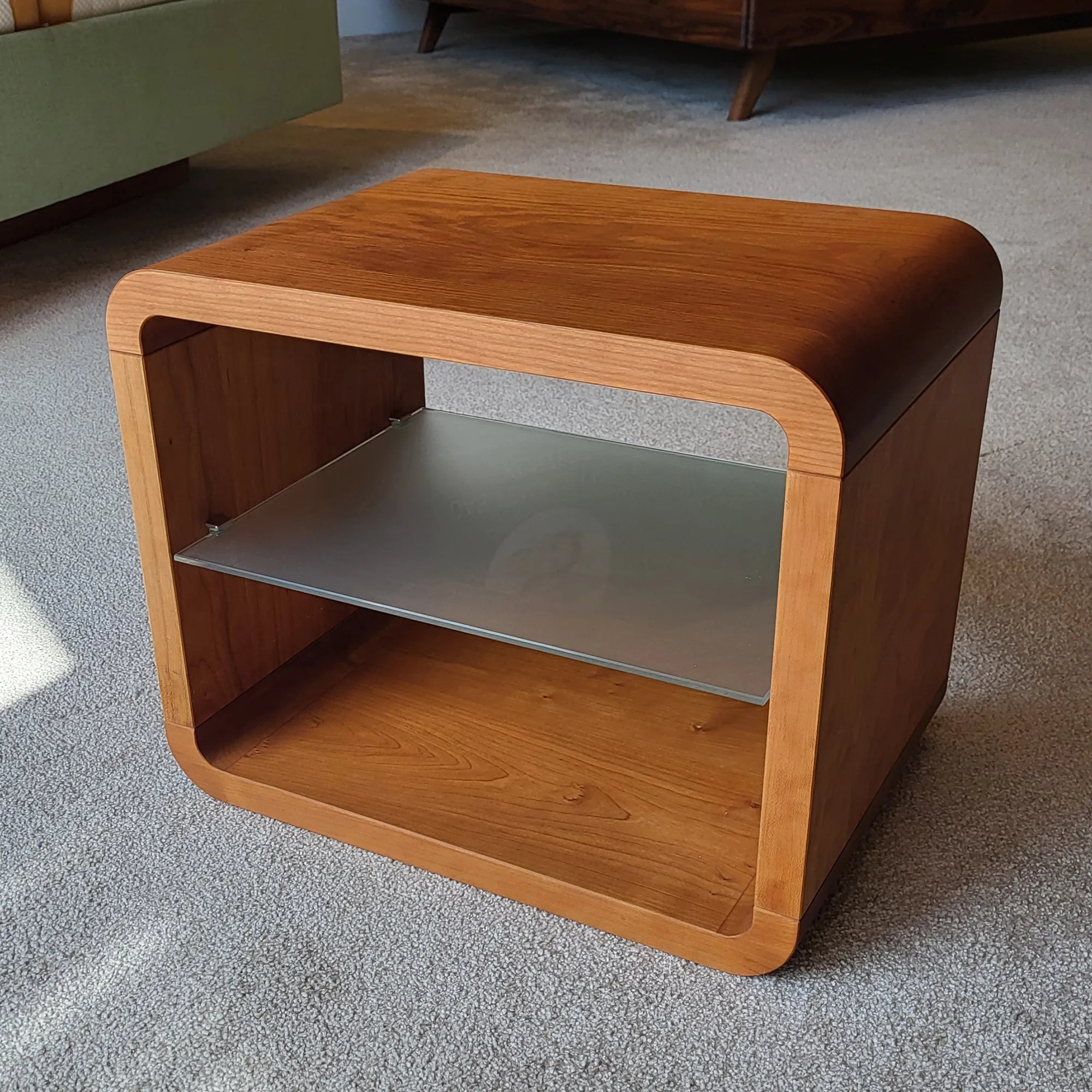 Holzmanufaktur Beistelltisch COM:CI XL mit Mattglasboden Beistelltisch COM:CI XL mit Mattglasboden,