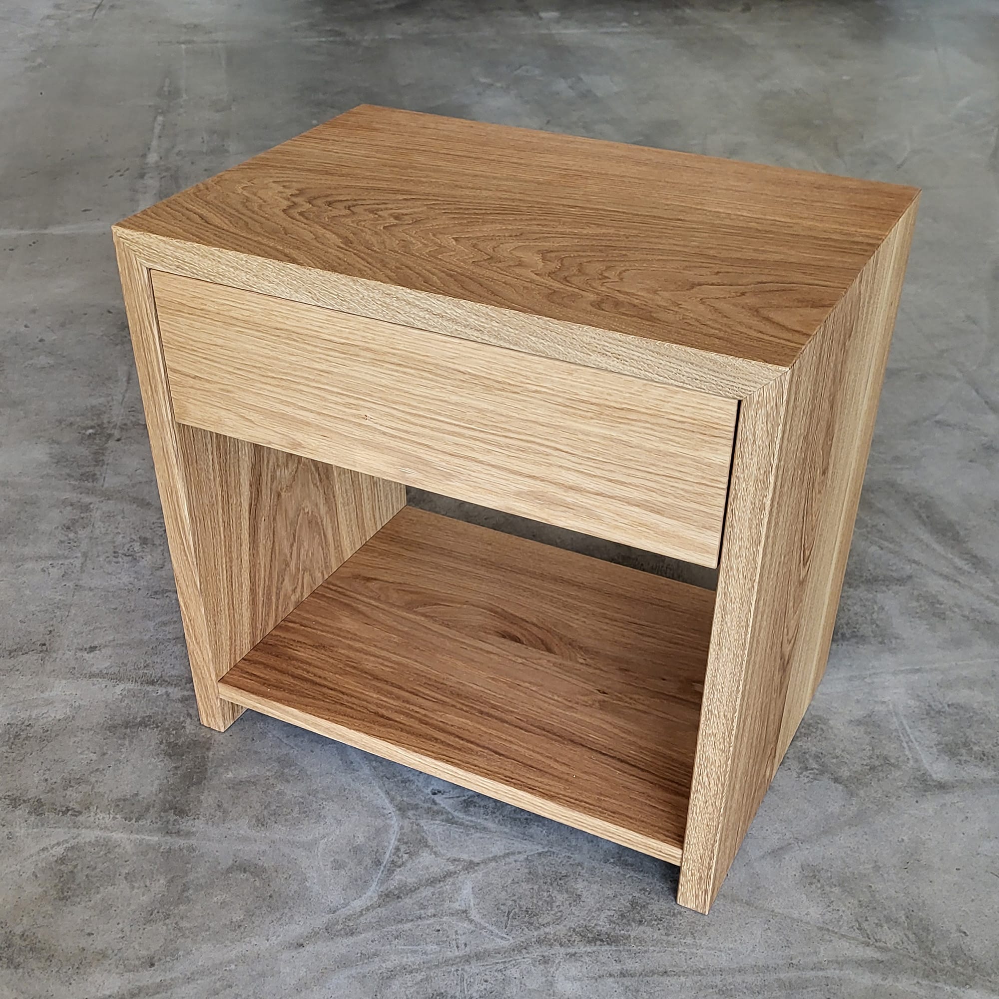 Holzmanufaktur Beistelltisch FLEX XL mit Schubkasten und Holzboden Eiche (Ausstellungsstück) Beistelltisch FLEX XL mit Schubkasten und Holzboden Eiche